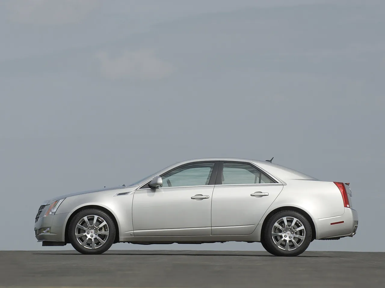 Cadillac CTS (2008) – boční profil