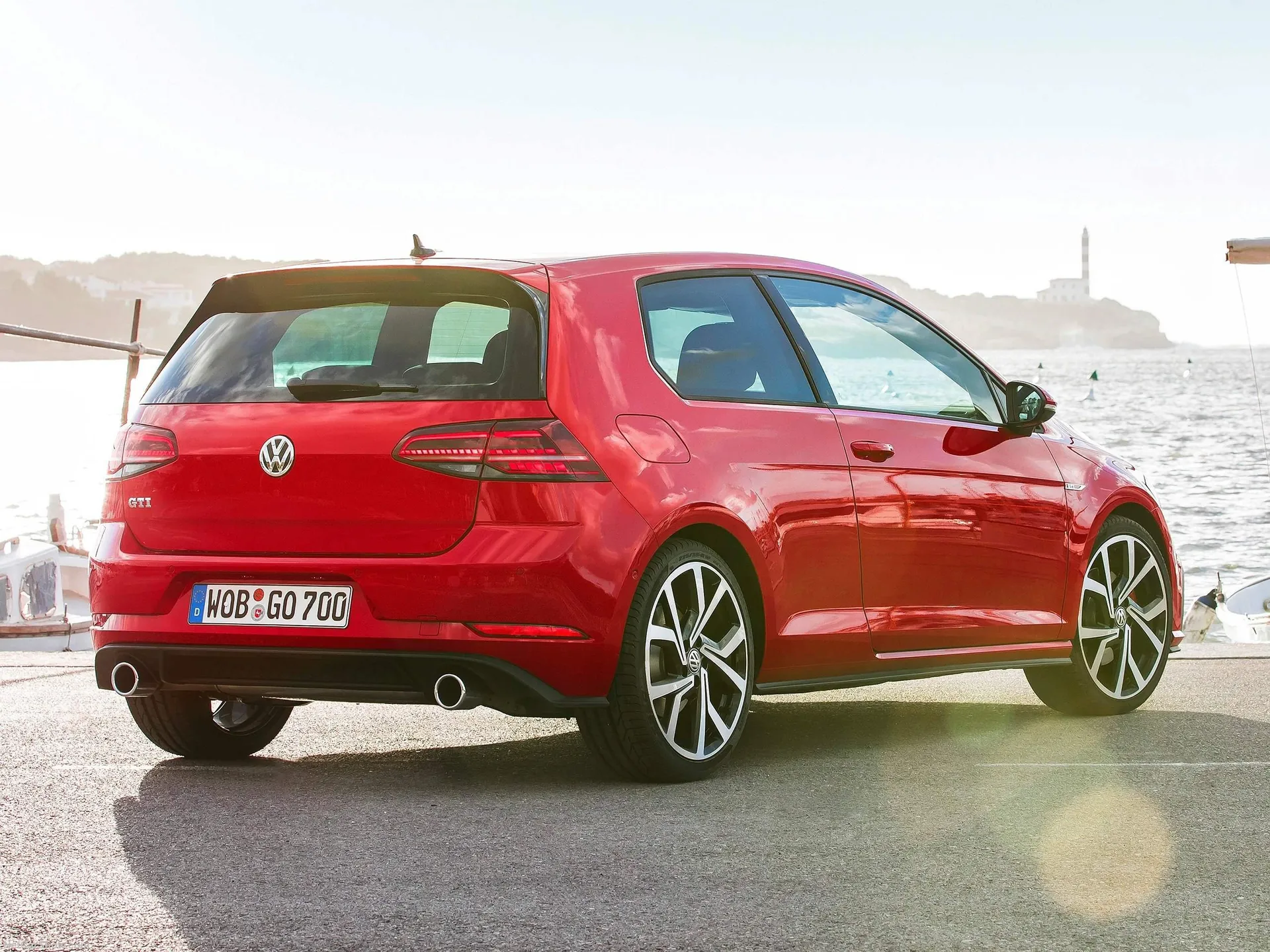 Volkswagen Golf GTI (2017) - Rear Three-Quarter