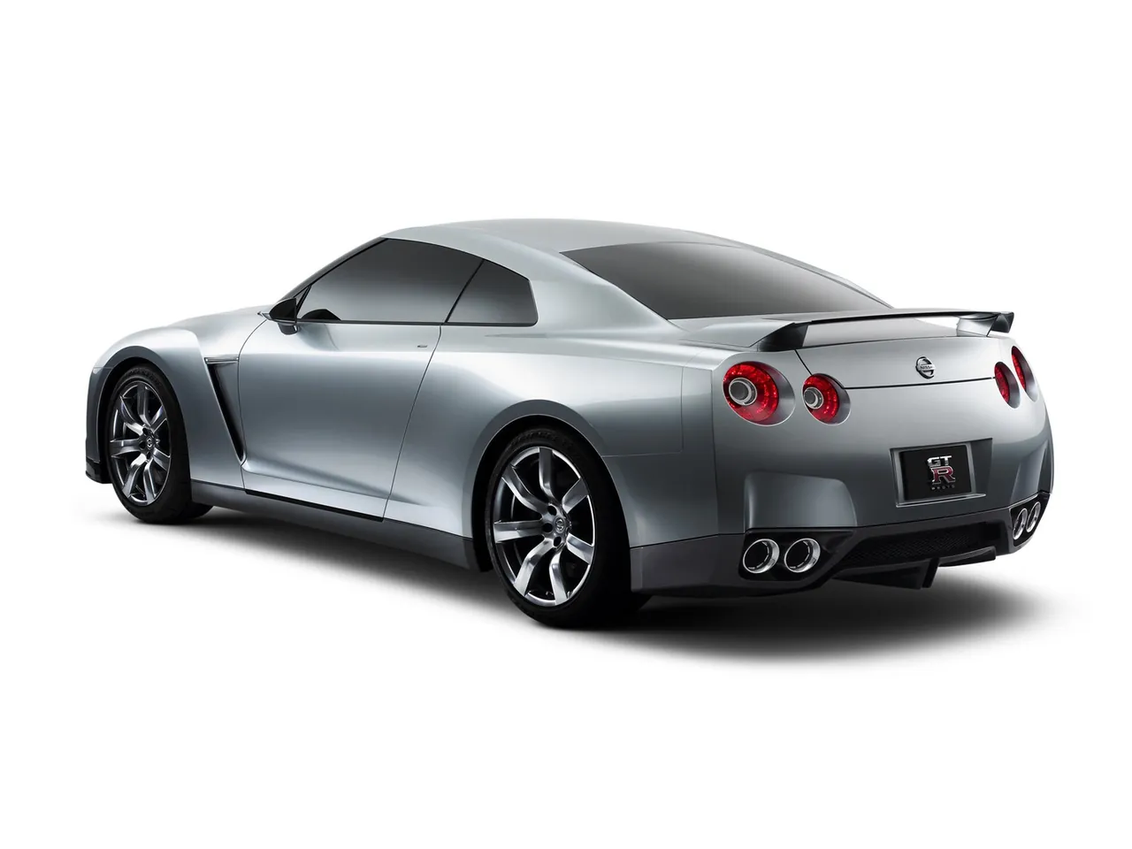 Nissan GT-R PROTO Concept (2005) – zadní tříčtvrteční pohled