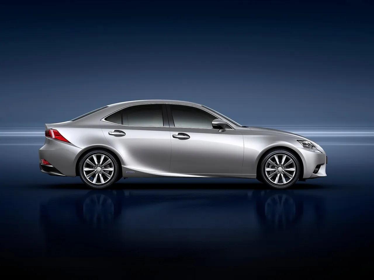Lexus IS (2014) – boční profil