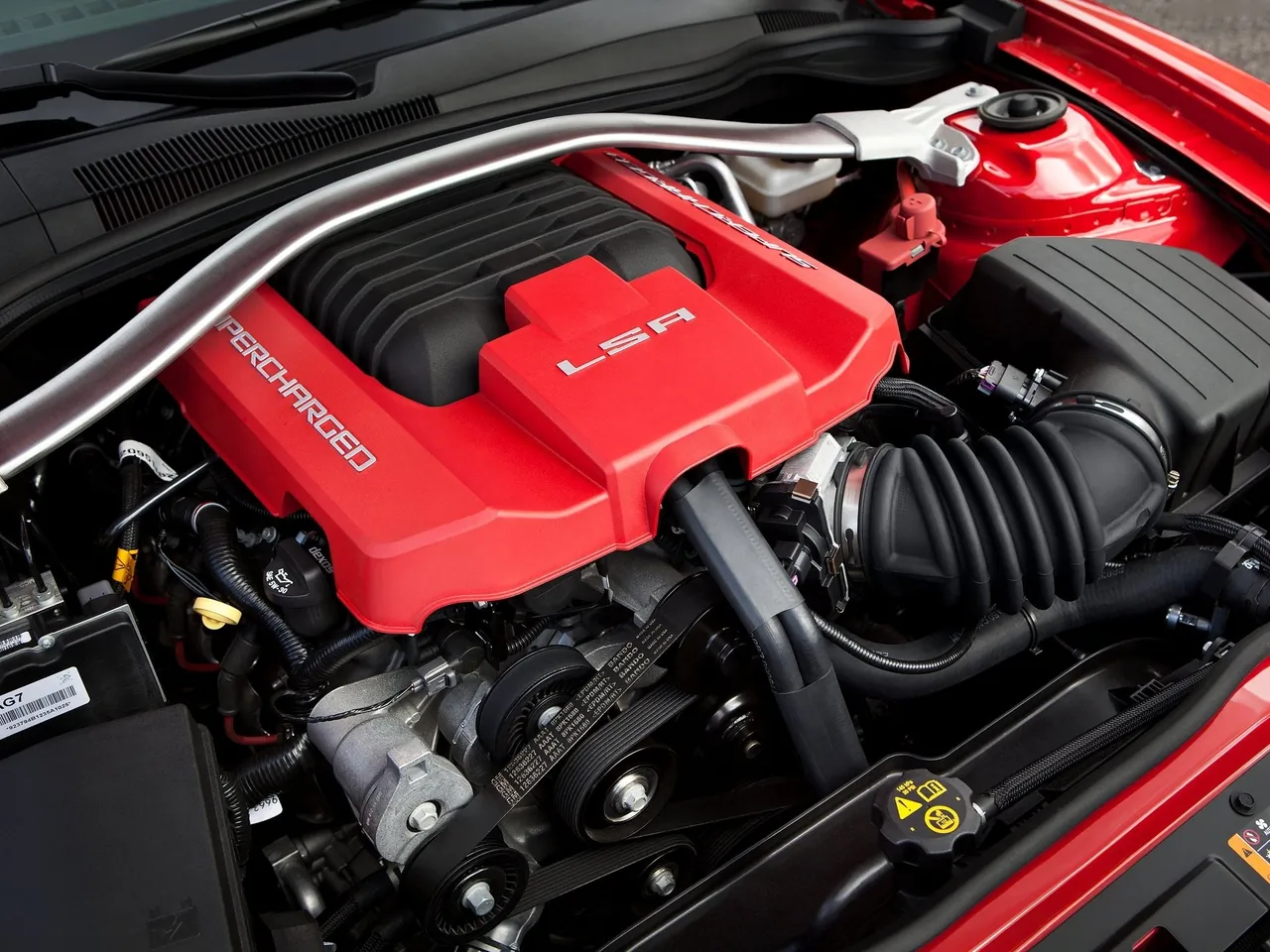 Chevrolet Camaro ZL1 (2012) – motorový prostor