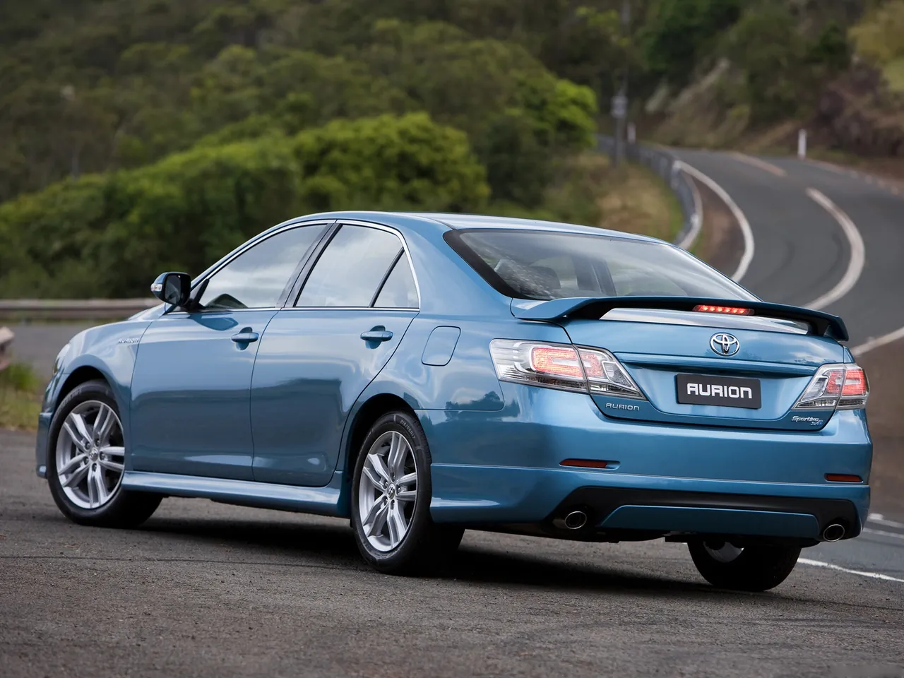 Toyota Aurion (2009) – zadní tříčtvrteční pohled