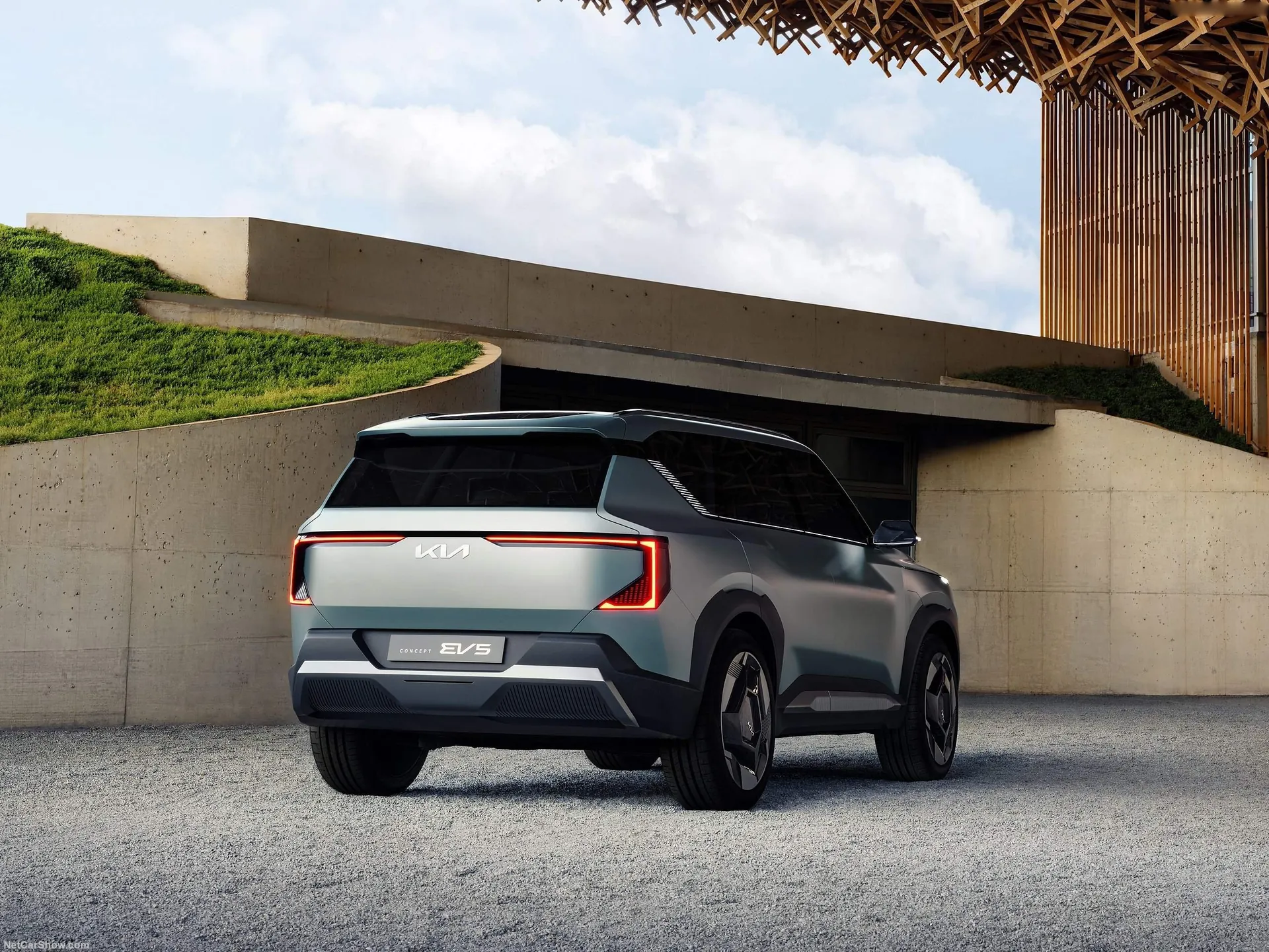 Kia EV5 Concept (2023) – zadní tříčtvrteční pohled