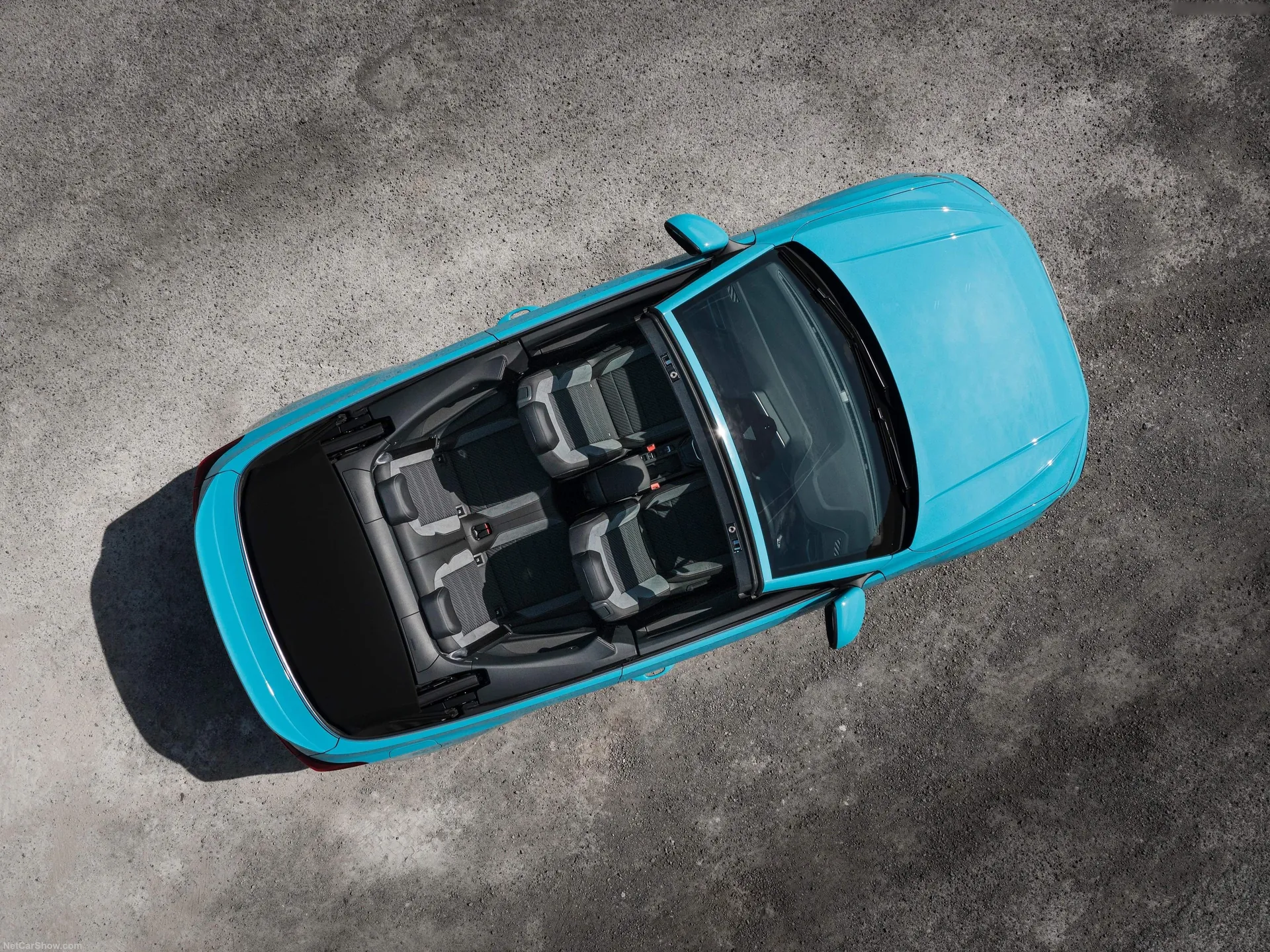 Volkswagen T-Roc Cabriolet [UK] (2022) – pohled shora