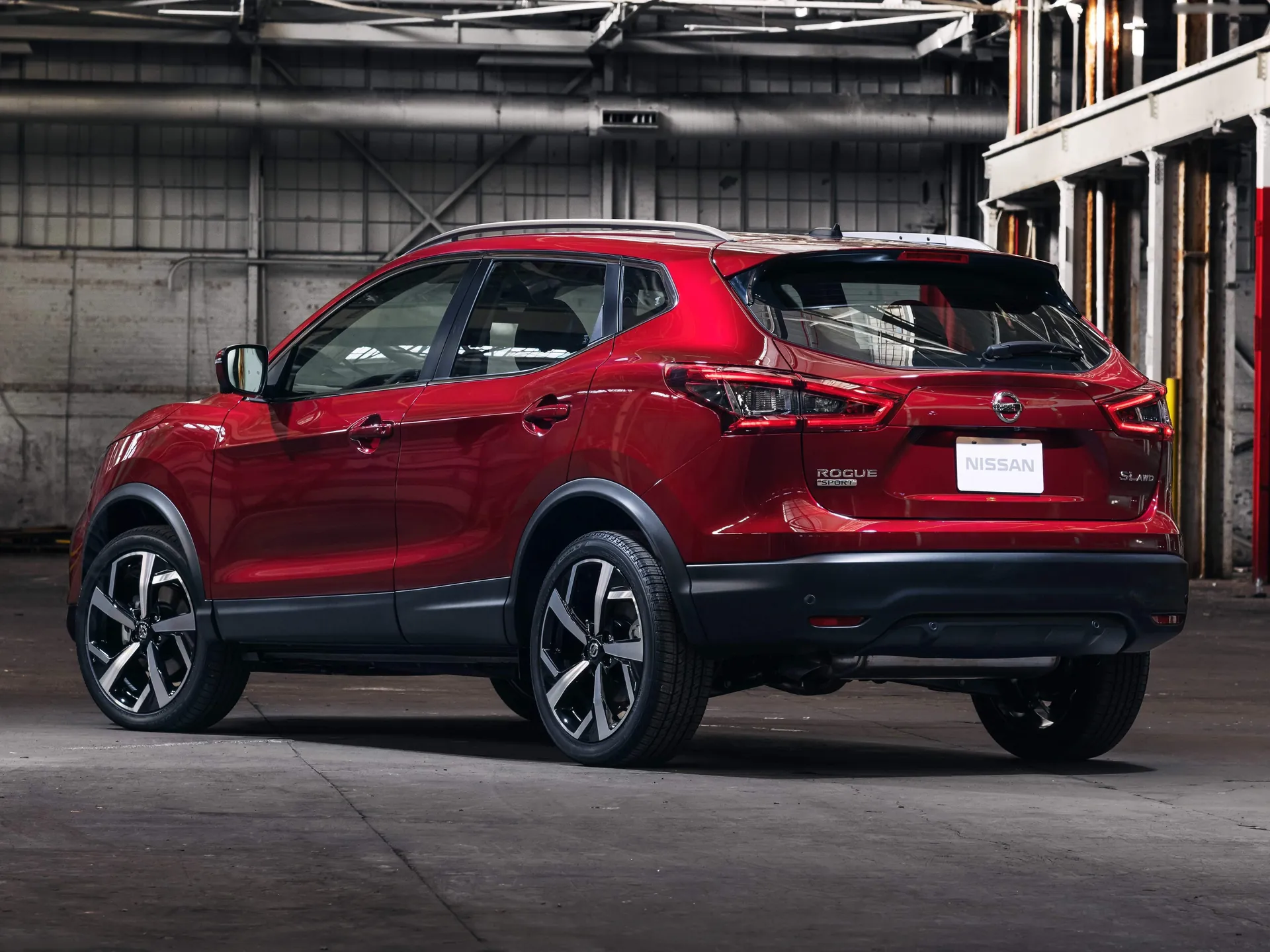 Nissan Rogue Sport (2020) - Rear Three-Quarter