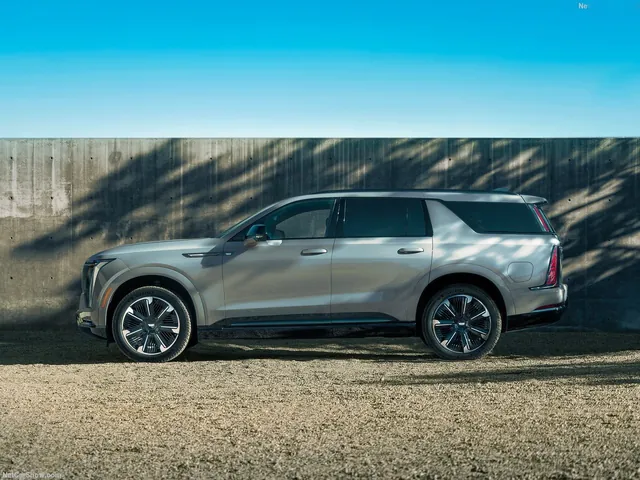 Cadillac Escalade IQL (2026)