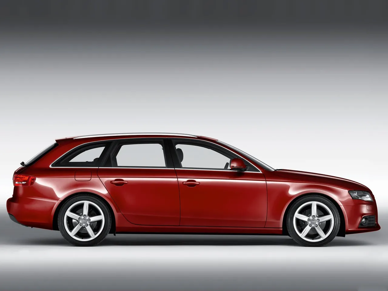 Audi A4 Avant (2009) – boční profil