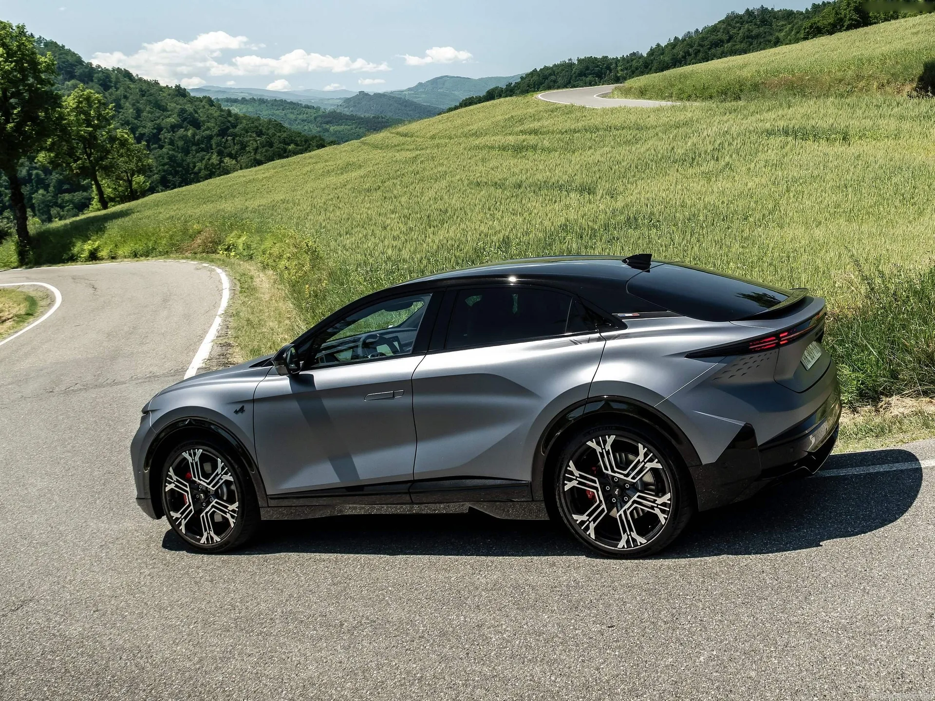 Alpine A390 GTS (2026) – boční silueta