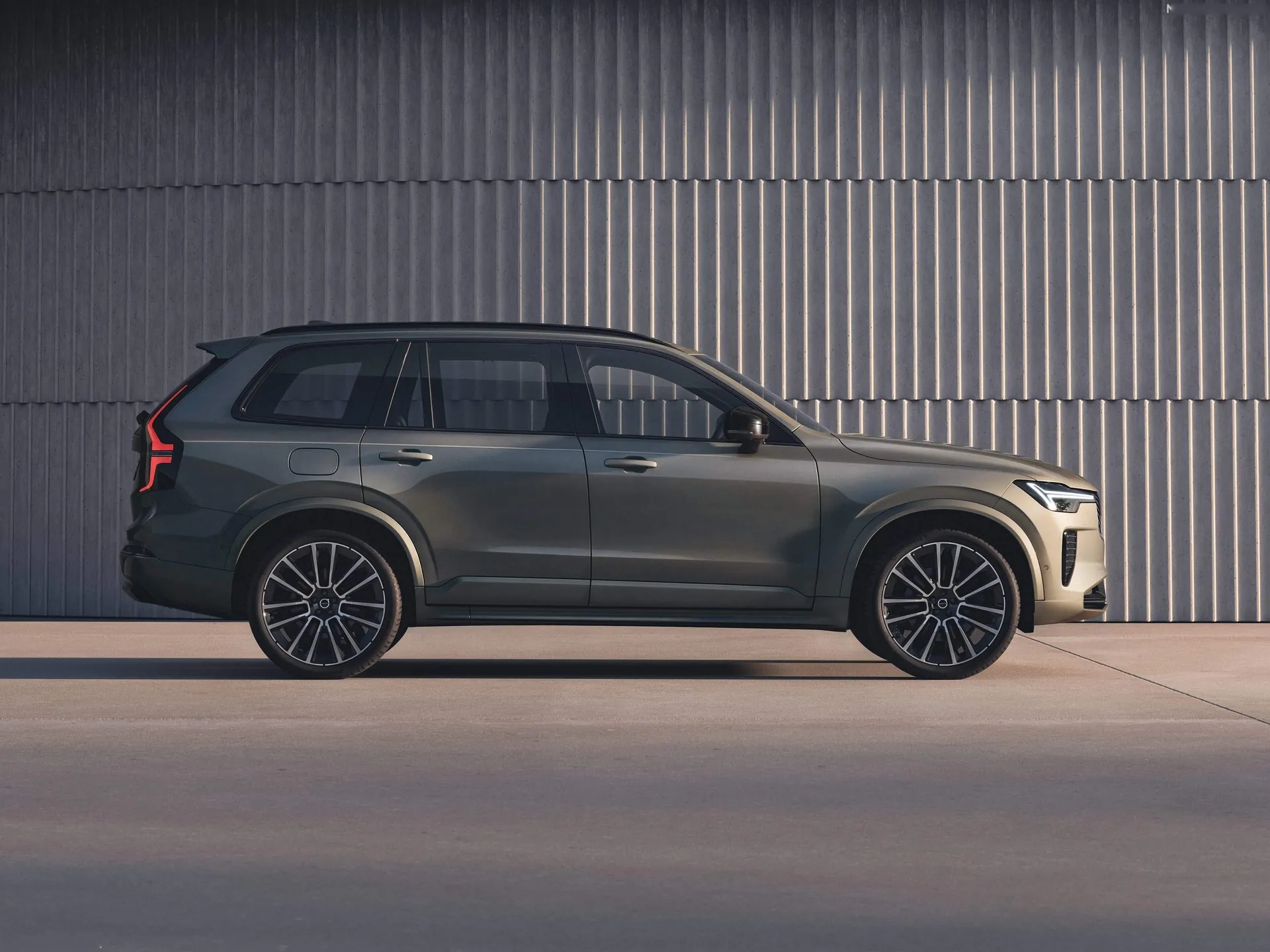Volvo XC90 (2027) – boční profil