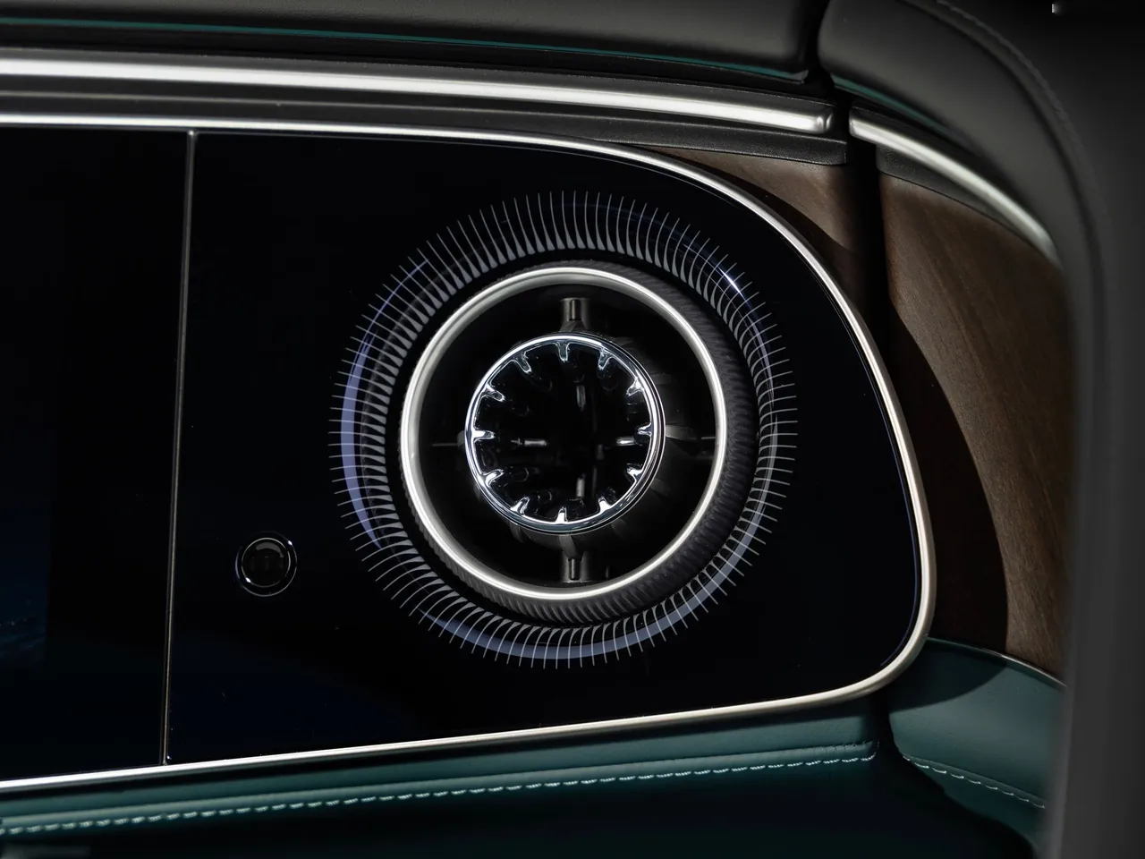 Mercedes-Benz S580 4Matic Maybach [US] (2027)