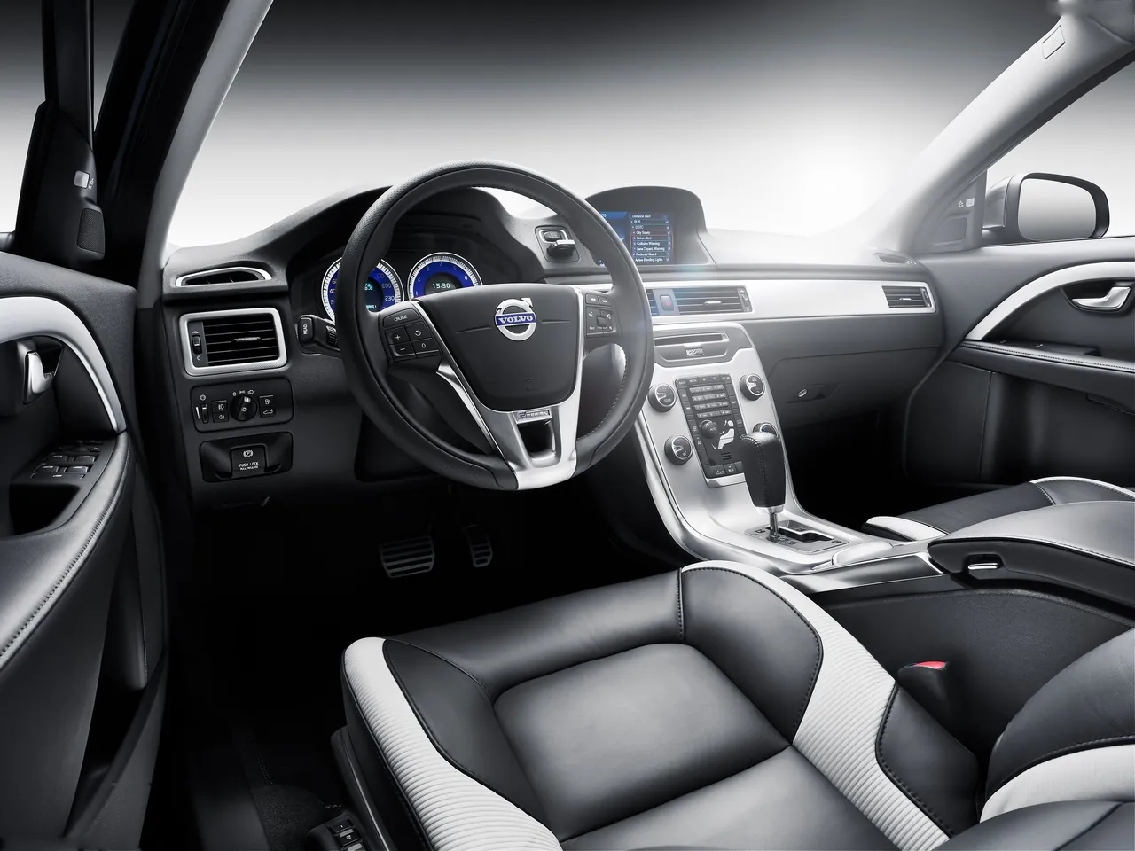 Volvo V70 R-Design (2008) – interiér