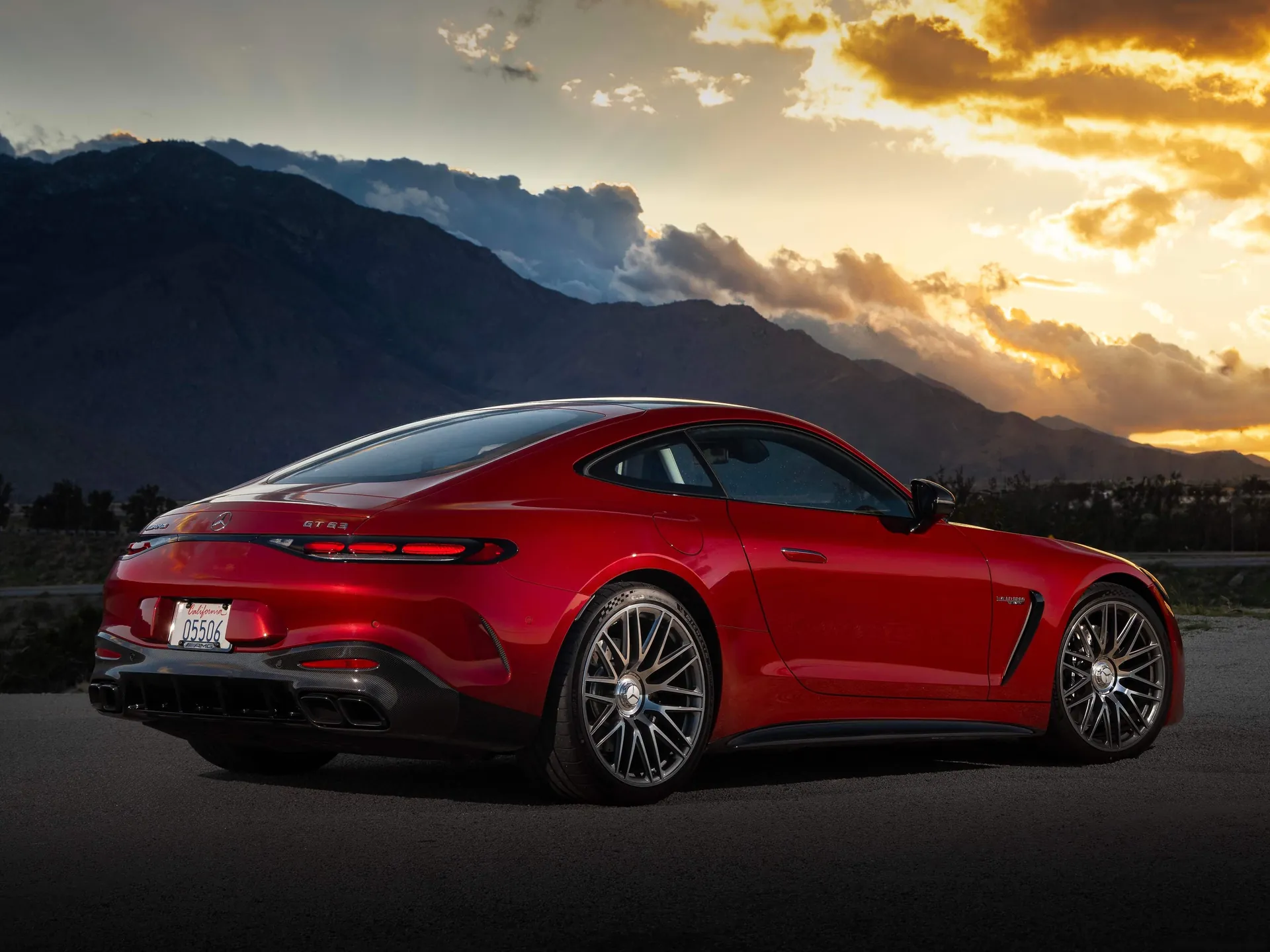 Mercedes-Benz AMG GT63 [US] (2024) – zadní tříčtvrteční pohled