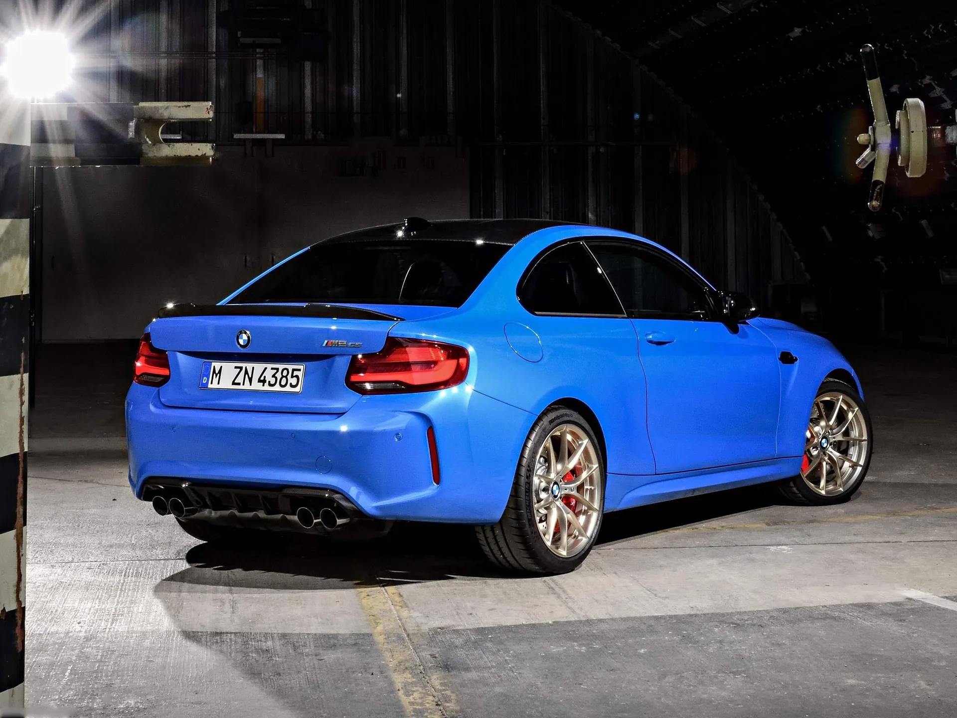 BMW M2 CS (2020) – zadní tříčtvrteční pohled