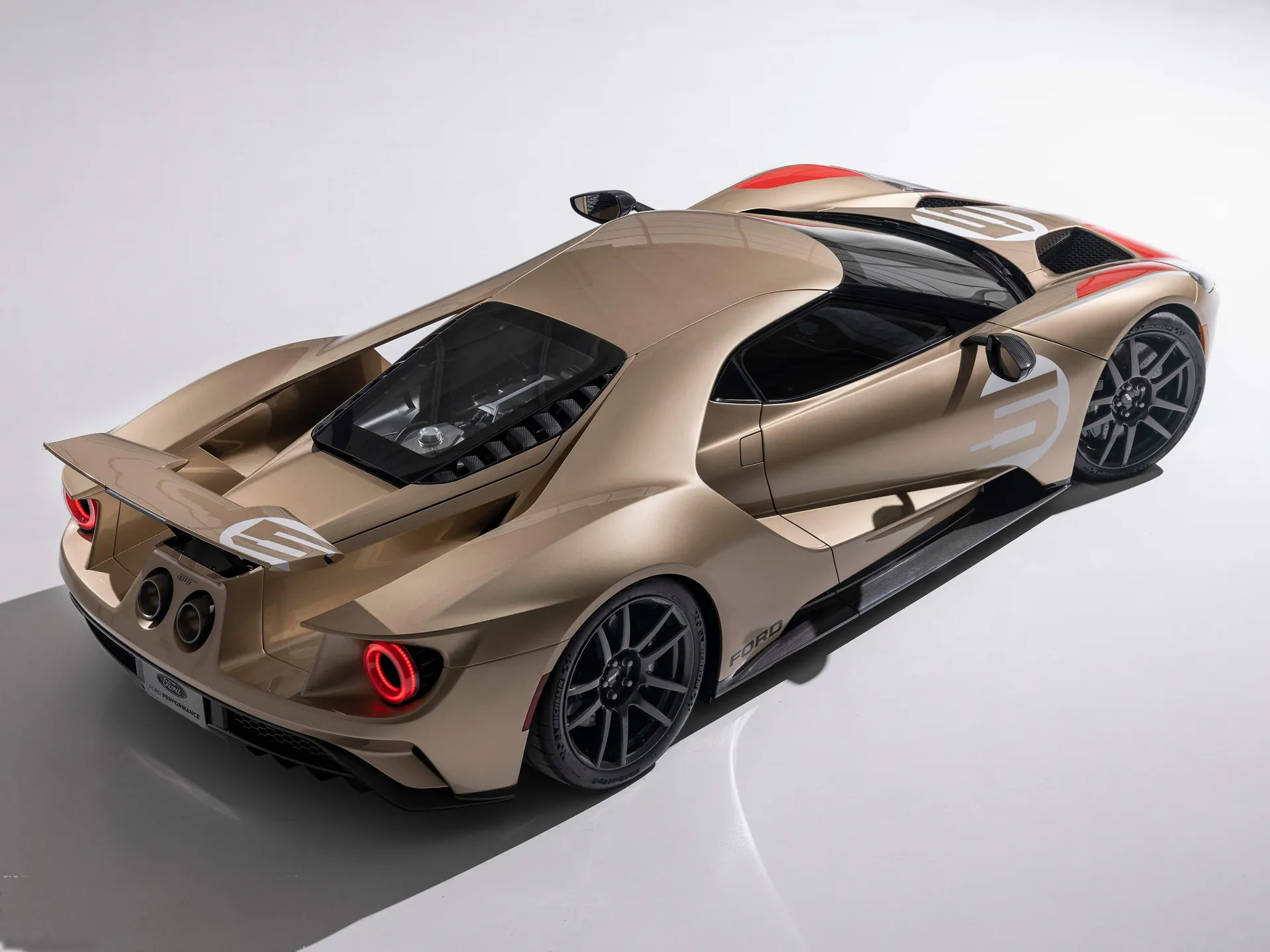 Ford GT Holman Moody Heritage Edition (2022) – zadní tříčtvrteční pohled
