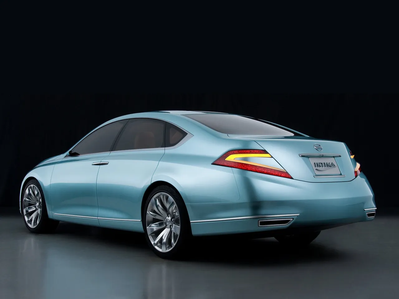 Nissan Intima Concept (2007) – zadní tříčtvrteční pohled
