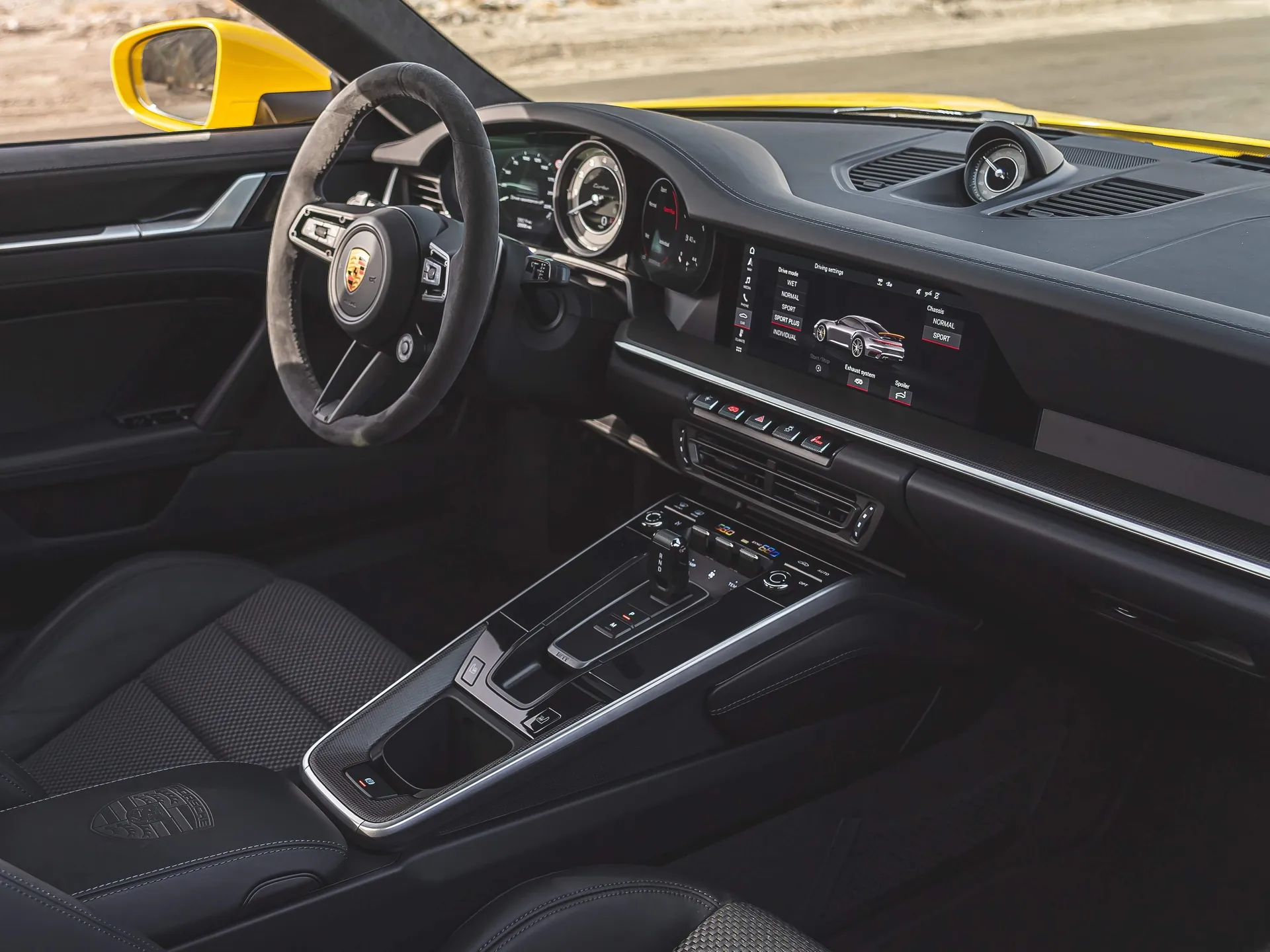 Porsche 911 Turbo (2021) - Interior