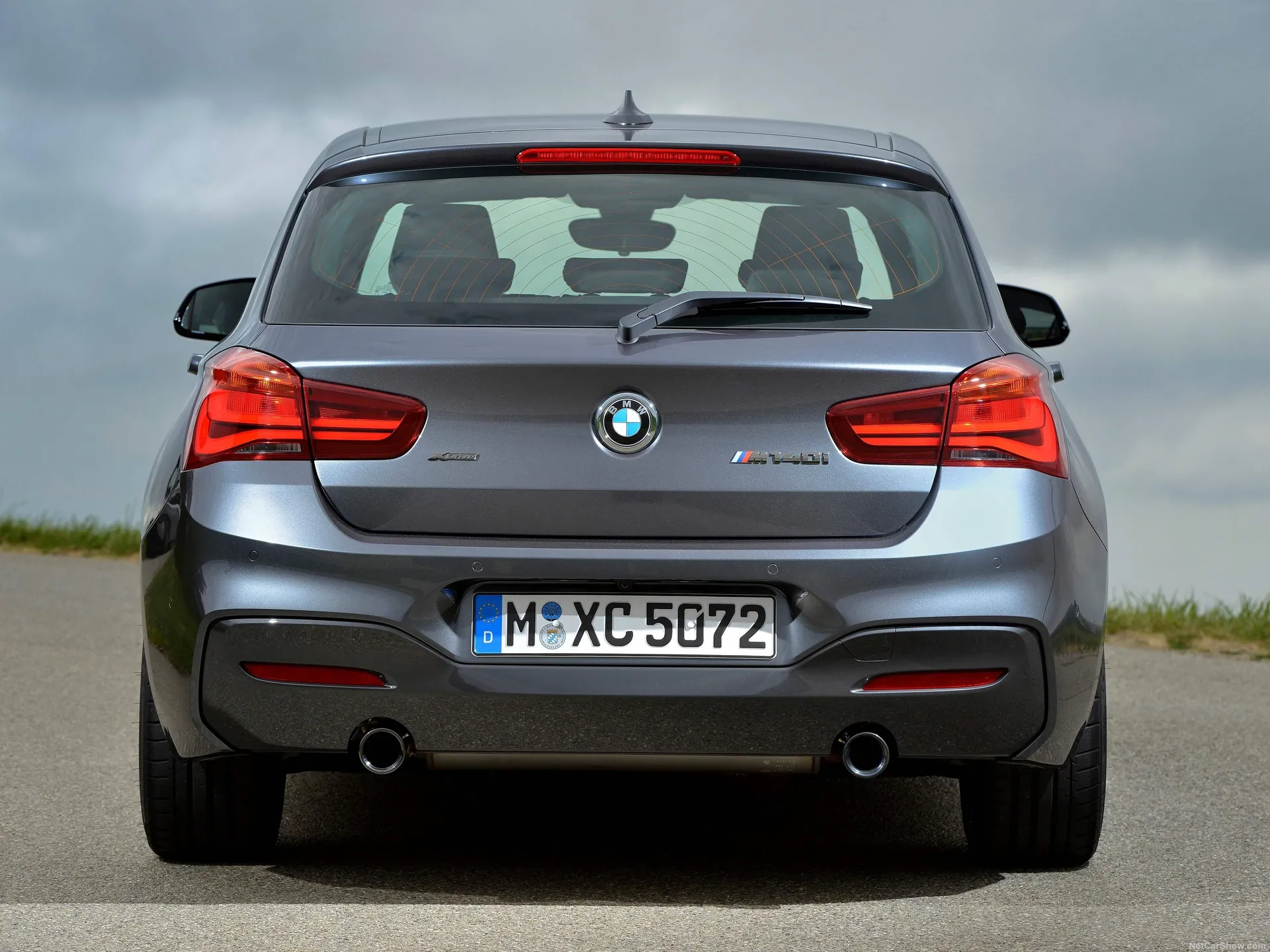 BMW M140i (2018) – zezadu