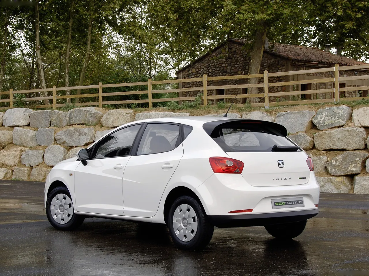 Seat Ibiza Ecomotive (2009) – zadní tříčtvrteční pohled