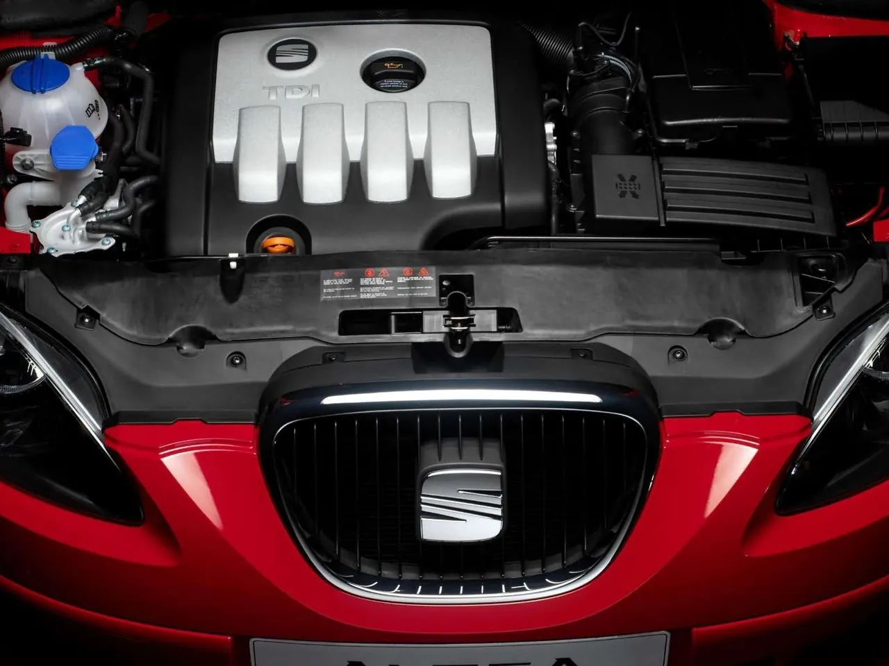 Seat Altea TDI (2005) – motorový prostor