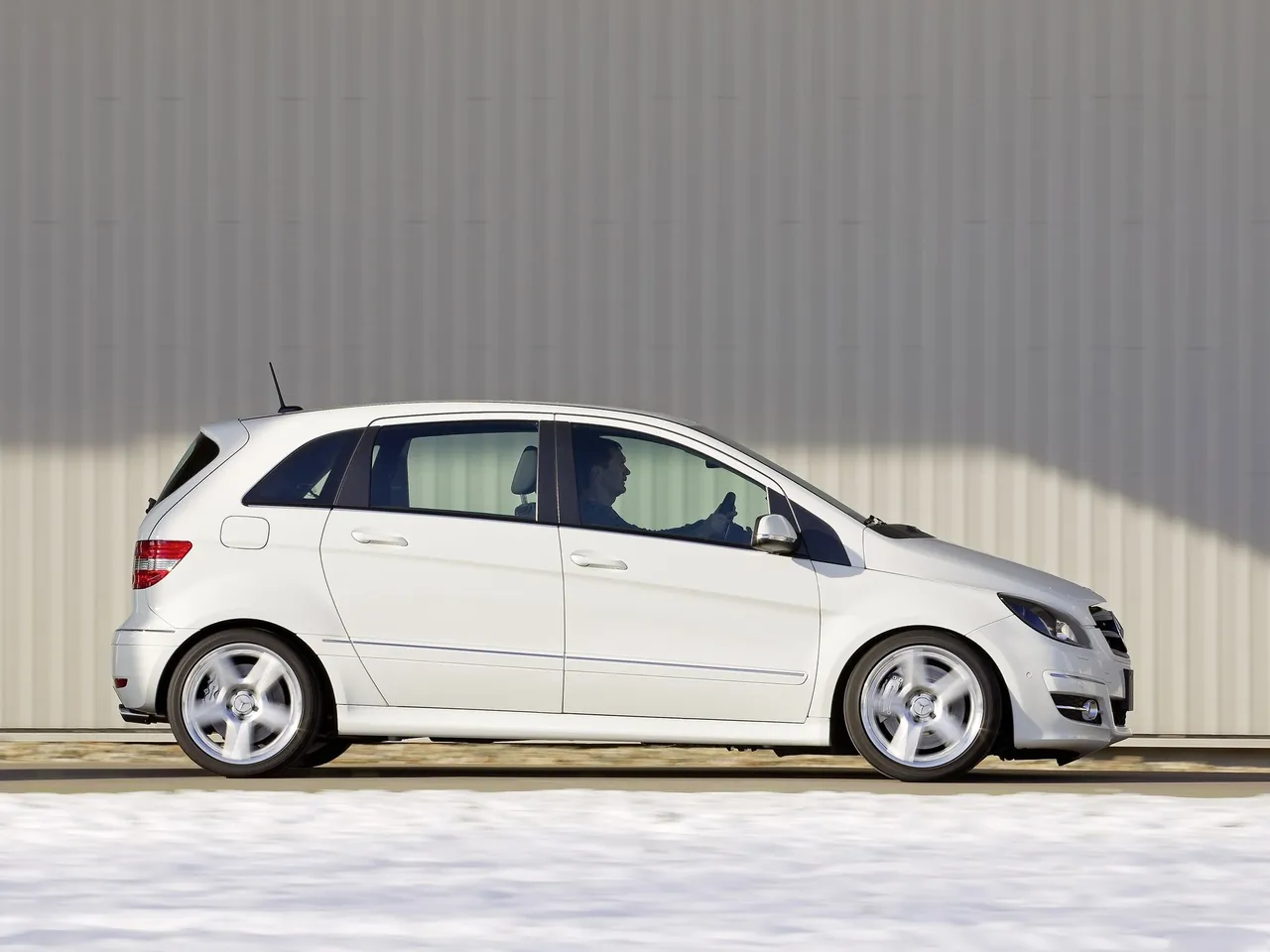 Mercedes-Benz B55 Concept (2011) - Side Profile
