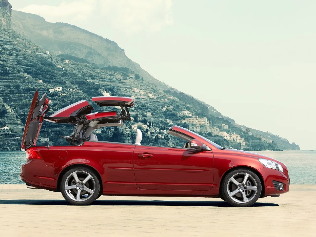 Volvo C70 (2010) – boční profil