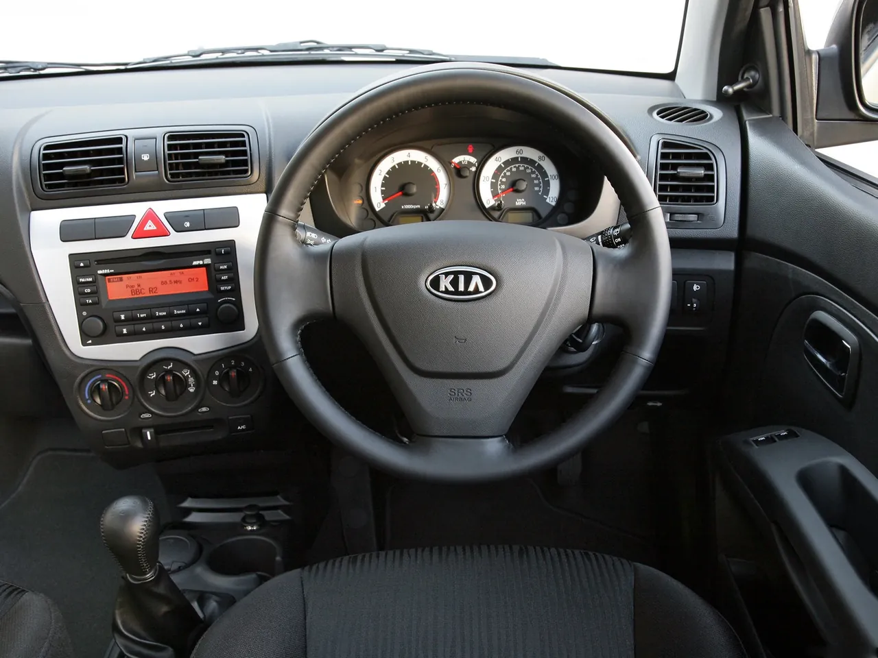 Kia Picanto (2008) – interiér