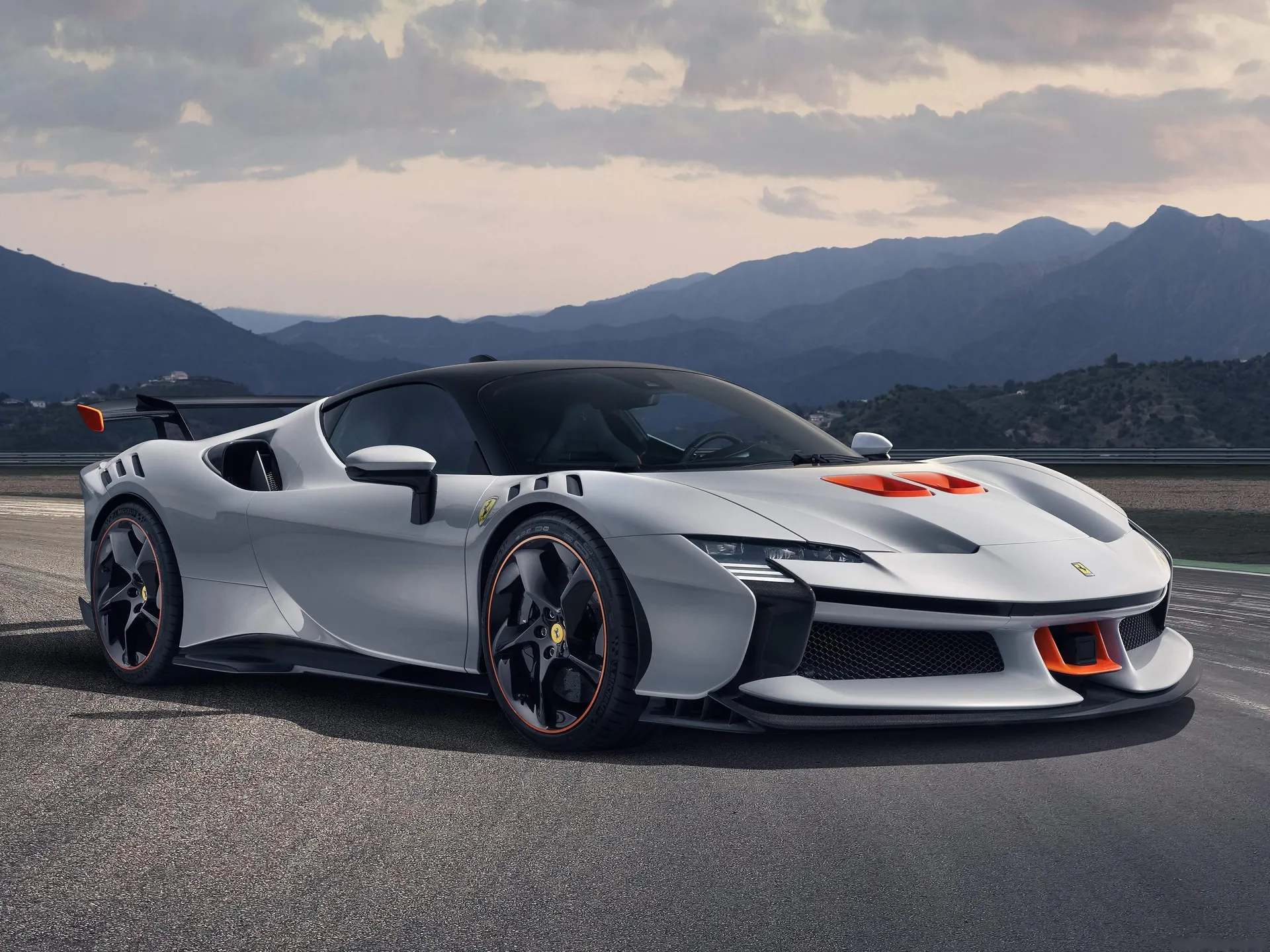 Ferrari SF90 XX Stradale (2024)