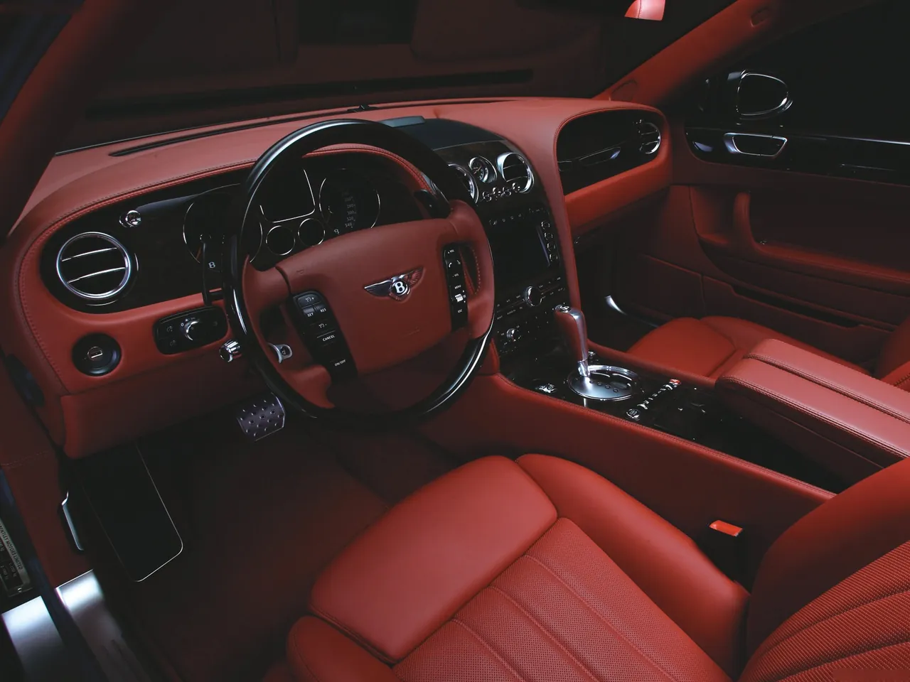 Wald Bentley Continental Flying Spur (2006) – interiér