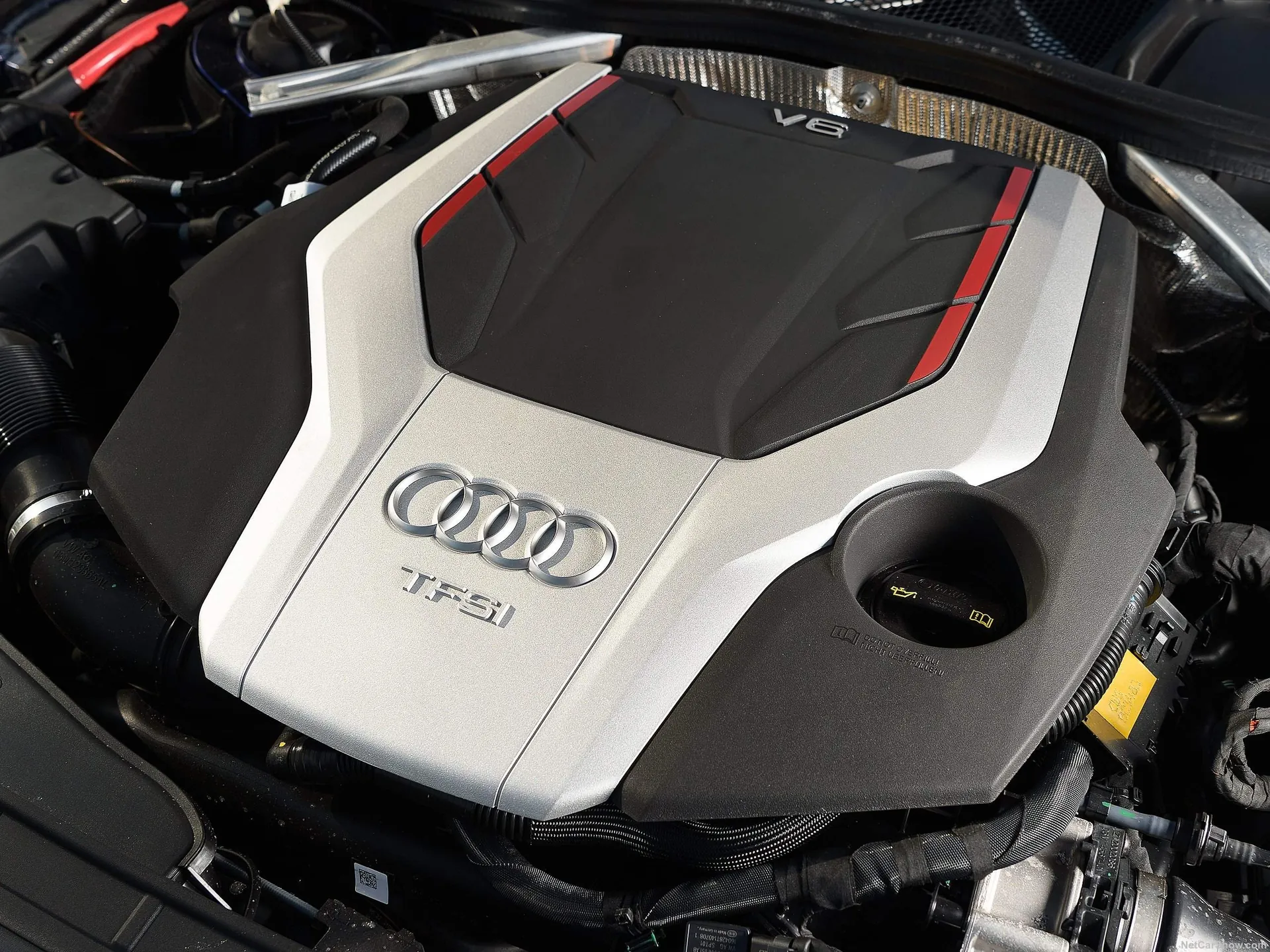 Audi S4 Avant (2017) – motorový prostor