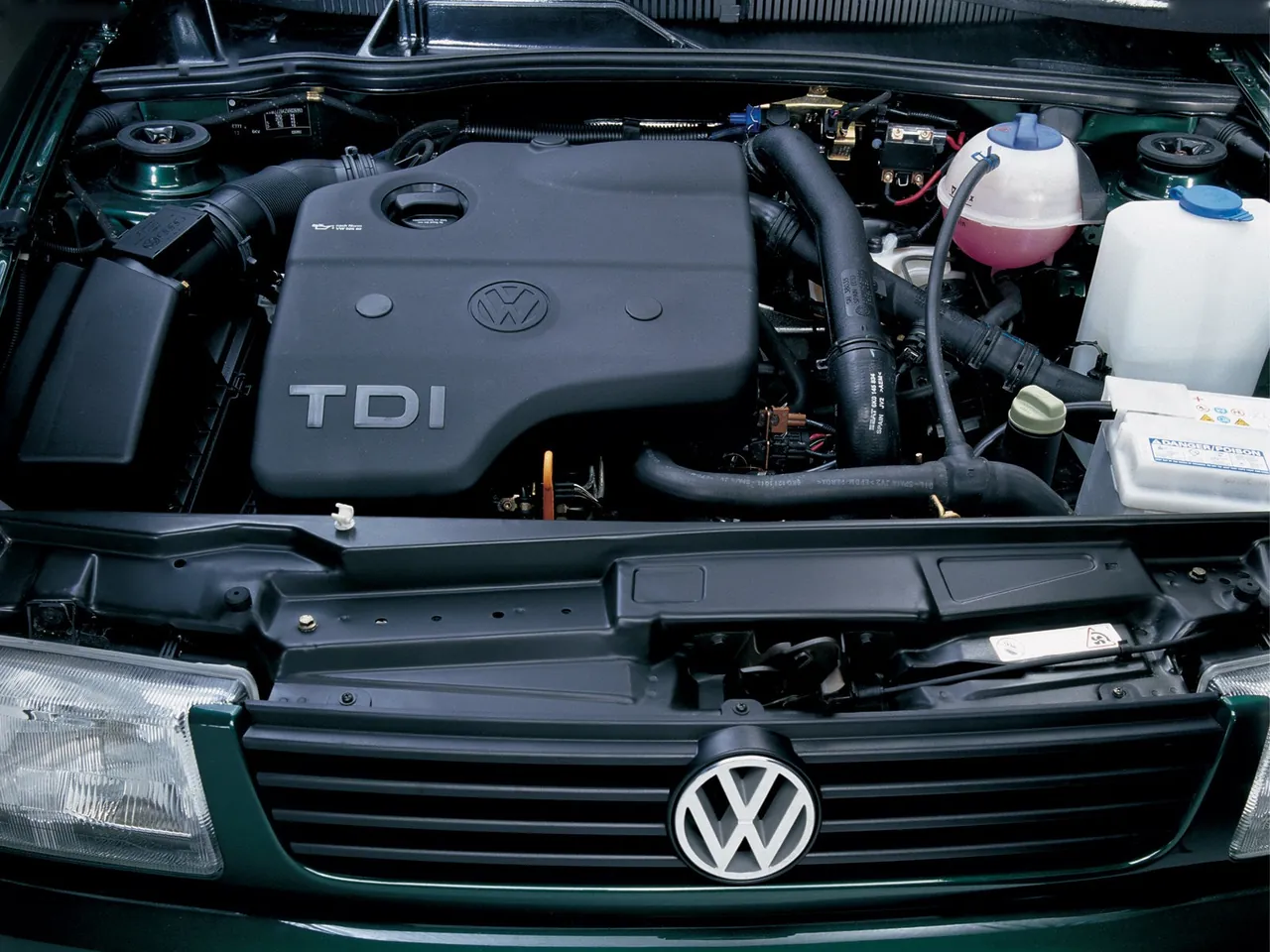 Volkswagen Polo Classic (1999) - Engine Bay