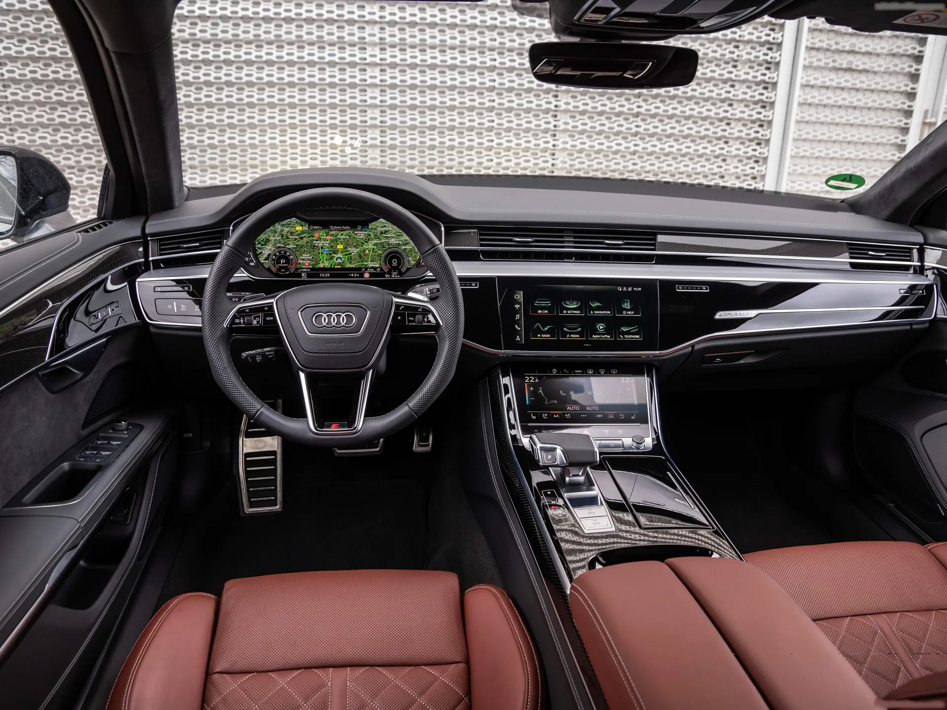 Audi A8 (2022) – interiér