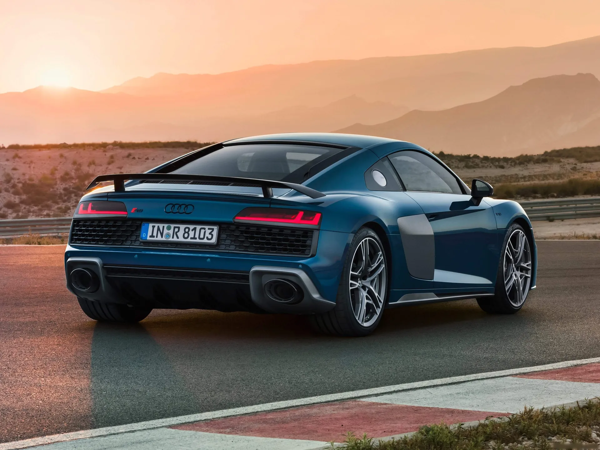 Audi R8 Coupe (2019) – zadní tříčtvrteční pohled