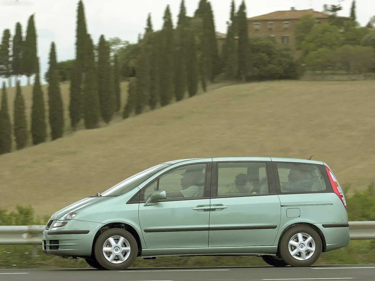 Fiat Ulysse 2.0 JTD (2002) – boční profil