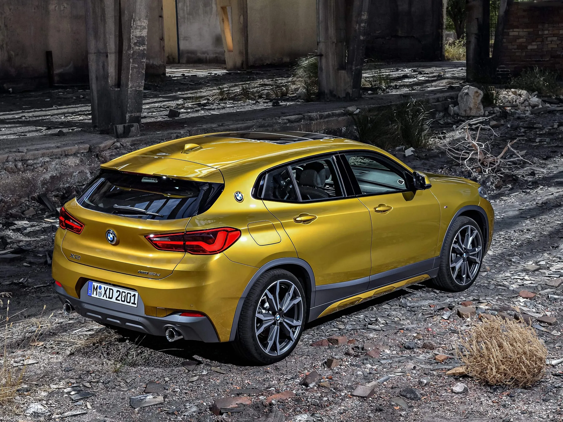BMW X2 (2019) – zadní tříčtvrteční pohled
