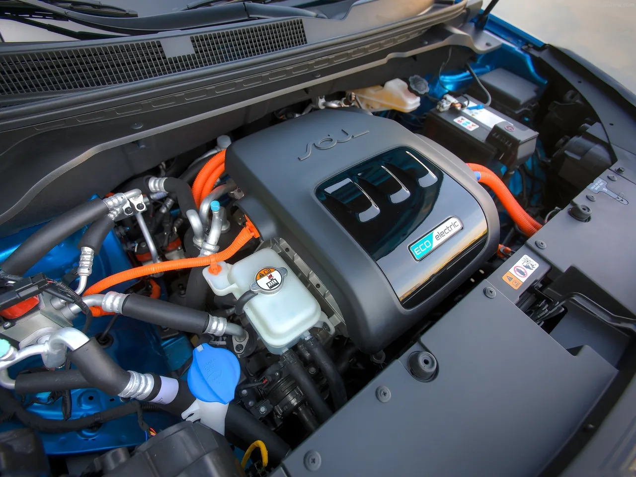 Kia Soul EV (2015) – motorový prostor