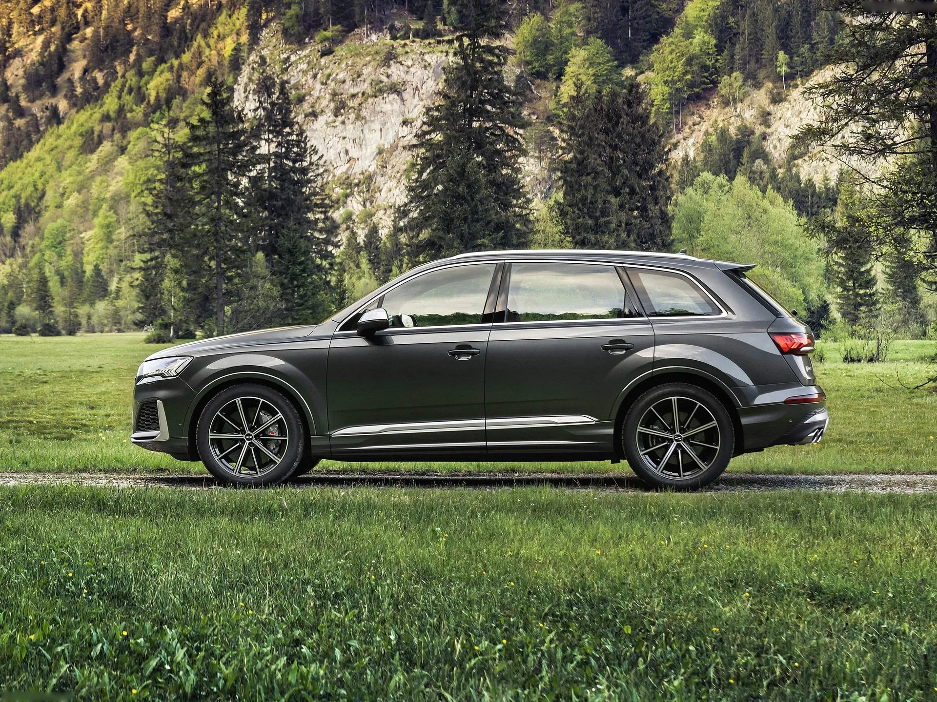 Audi SQ7 TFSI (2021) – boční profil