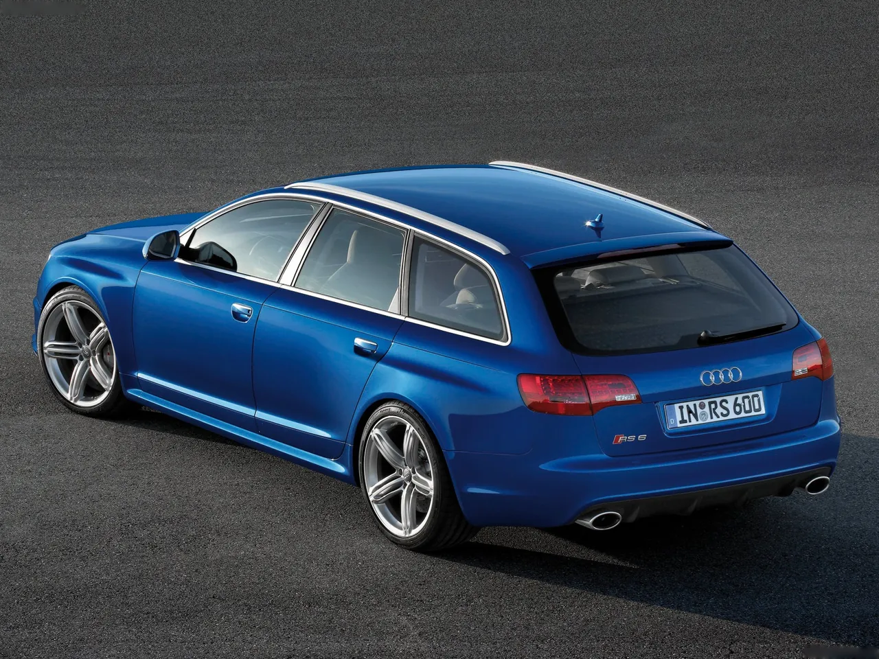 Audi RS6 Avant (2008) – zadní tříčtvrteční pohled