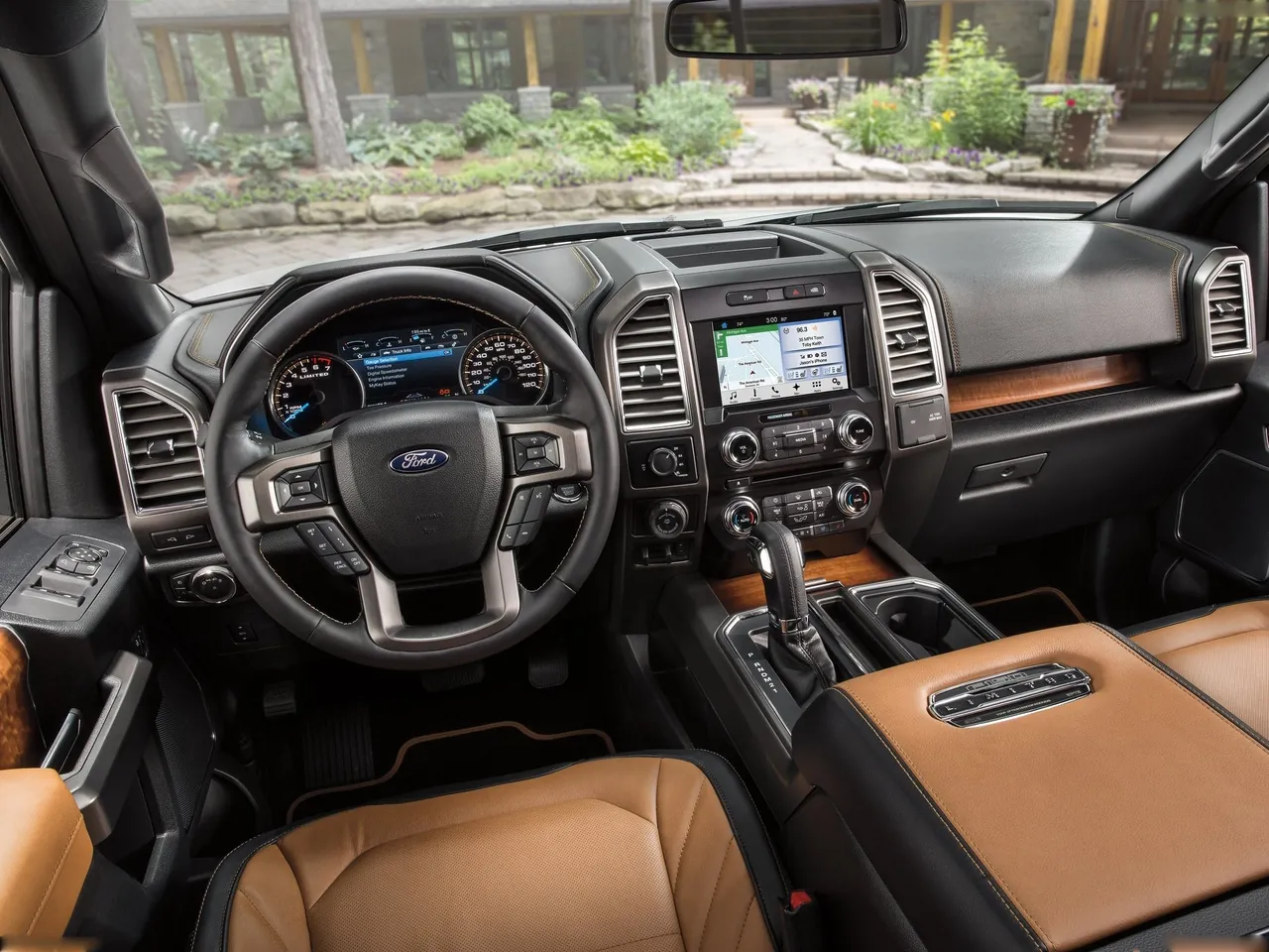 Ford F-150 Limited (2016) – interiér