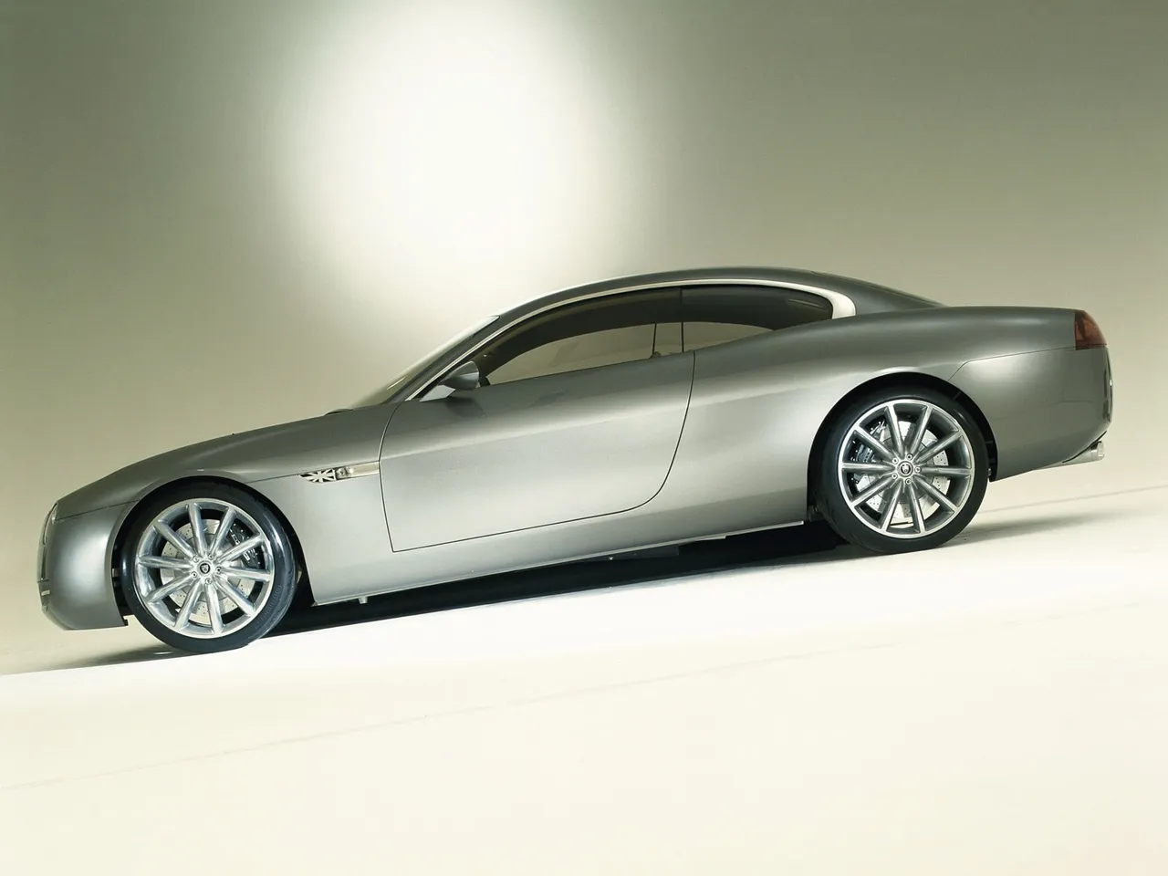 Jaguar R-Coupe Concept (2001) – boční profil