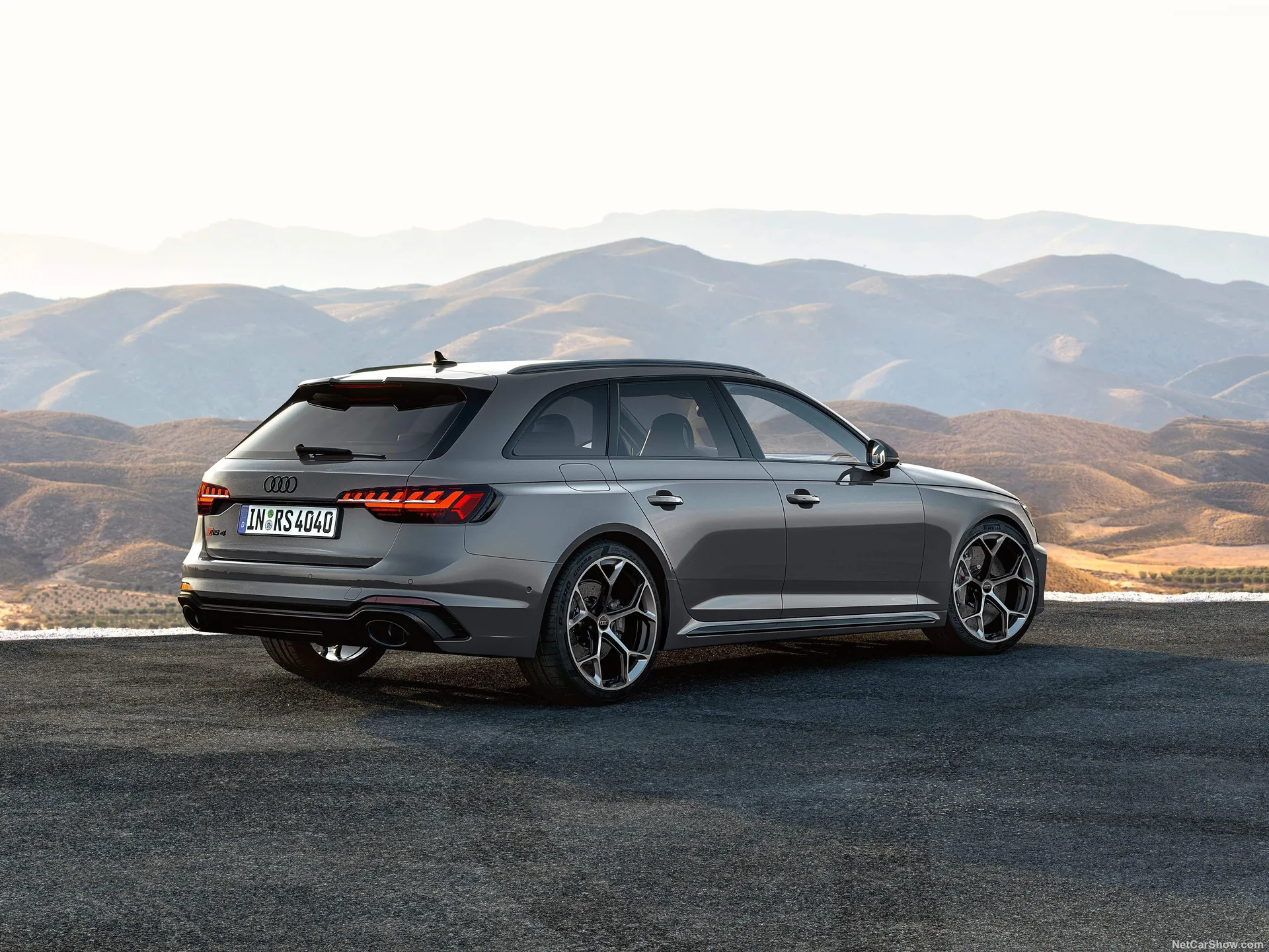 Audi RS4 Avant competition plus (2023) – zadní tříčtvrteční pohled
