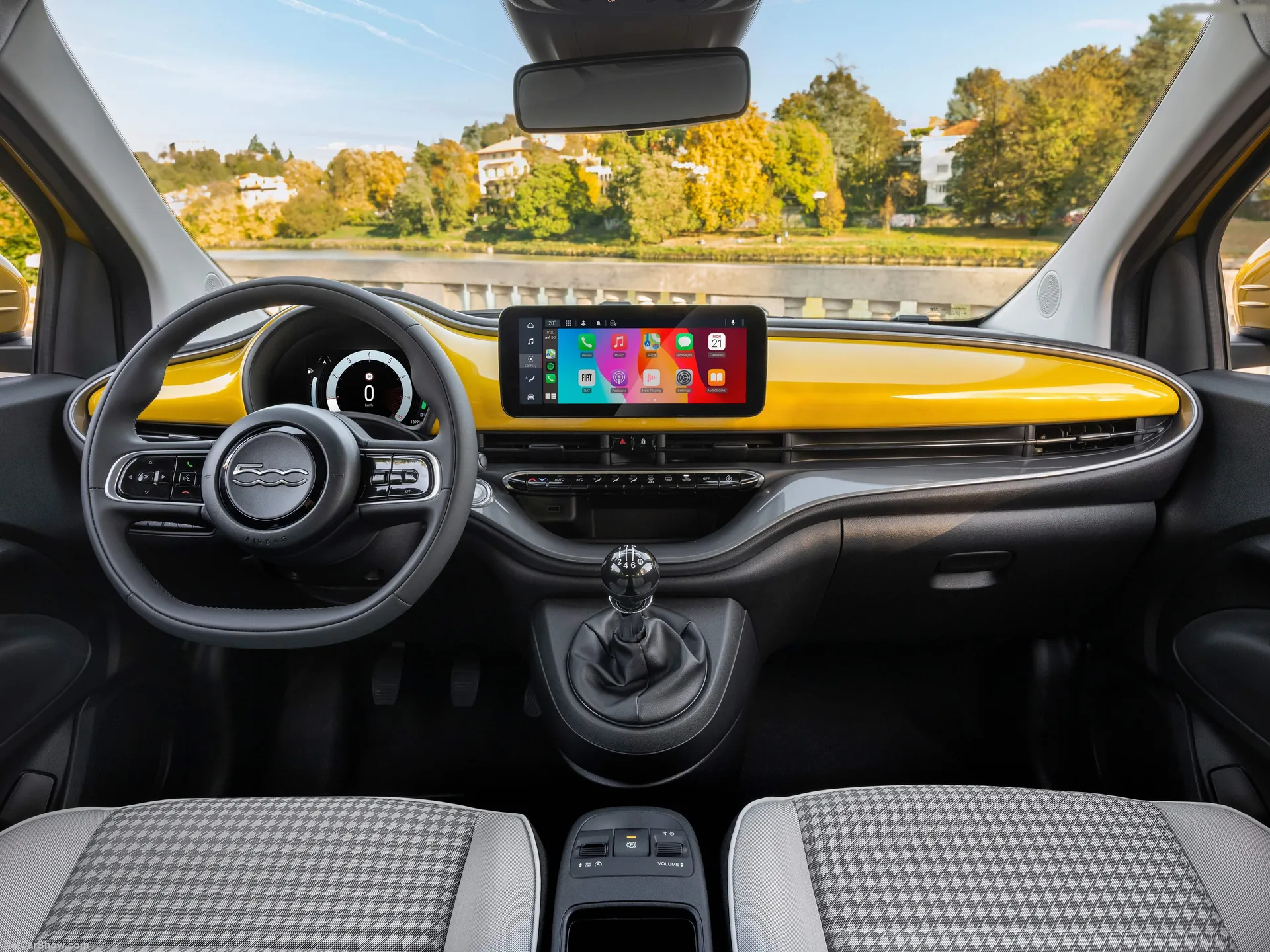 Fiat 500 Hybrid (2026) – interiér