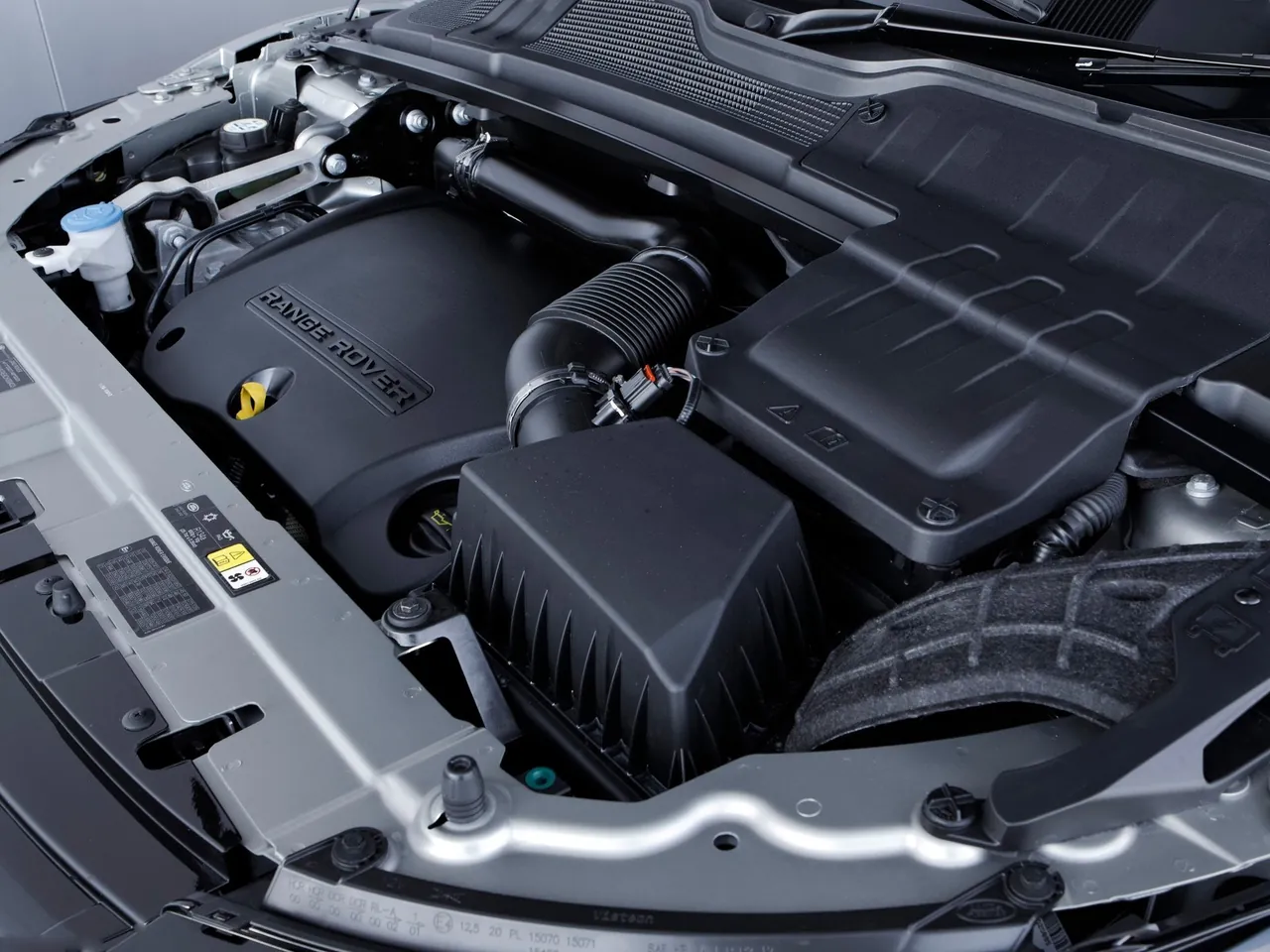 Land Rover Range Rover Evoque 5-door (2012) - Engine Bay