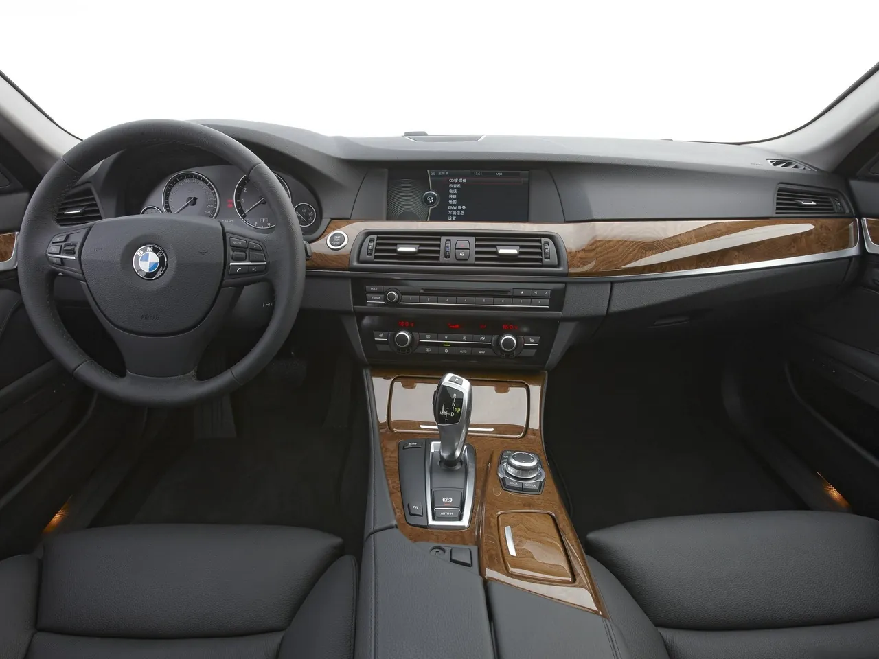 BMW 5-Series Long-Wheelbase (2011) – interiér