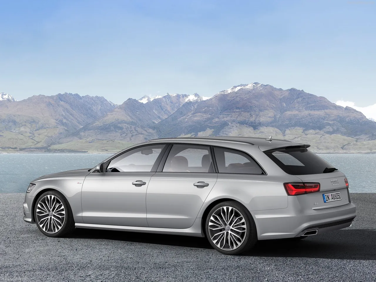 Audi A6 Avant (2015) – zadní tříčtvrteční pohled