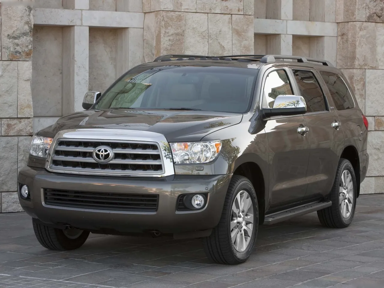 Toyota Sequoia (2011)