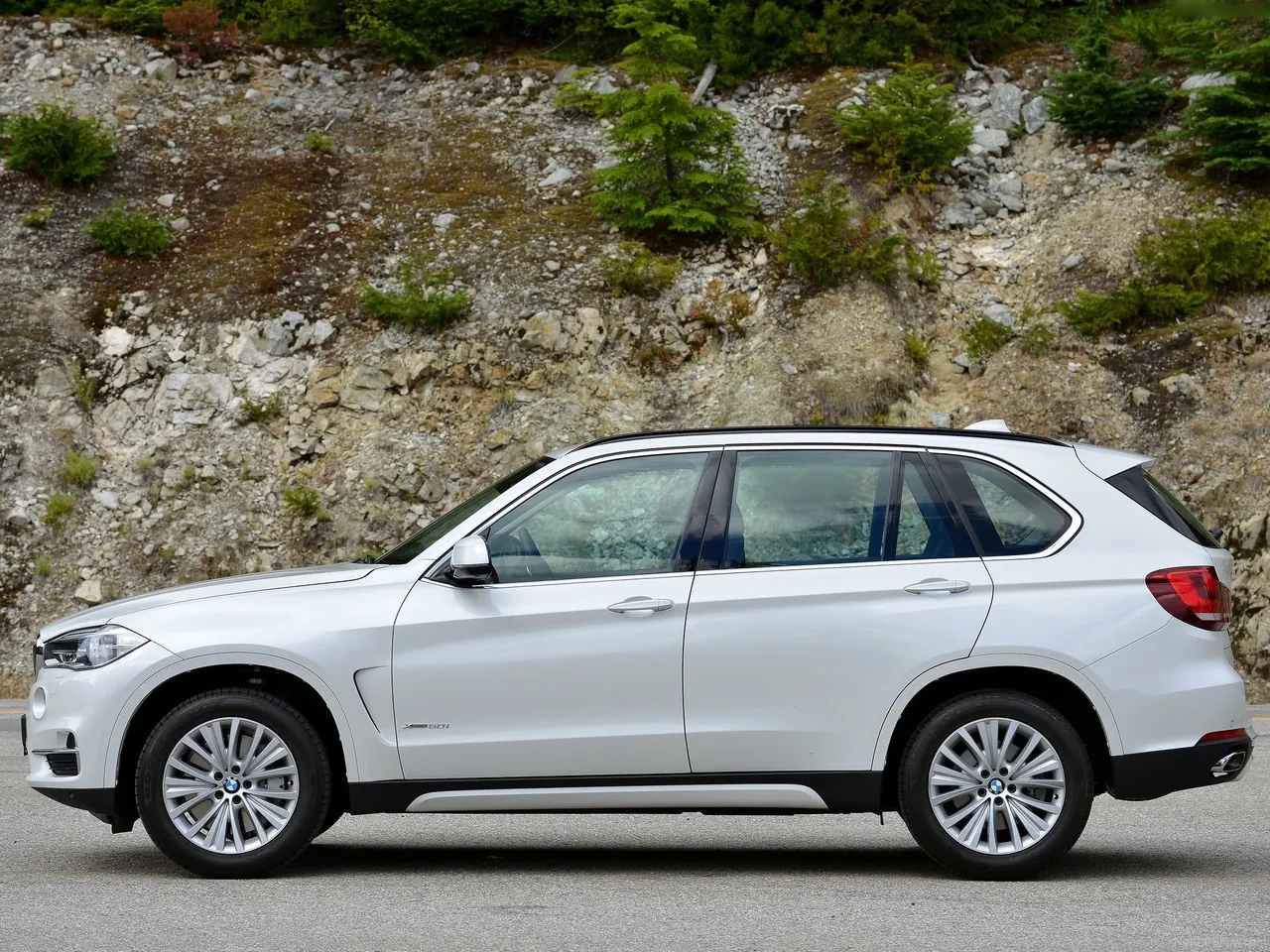 BMW X5 (2014) – boční profil