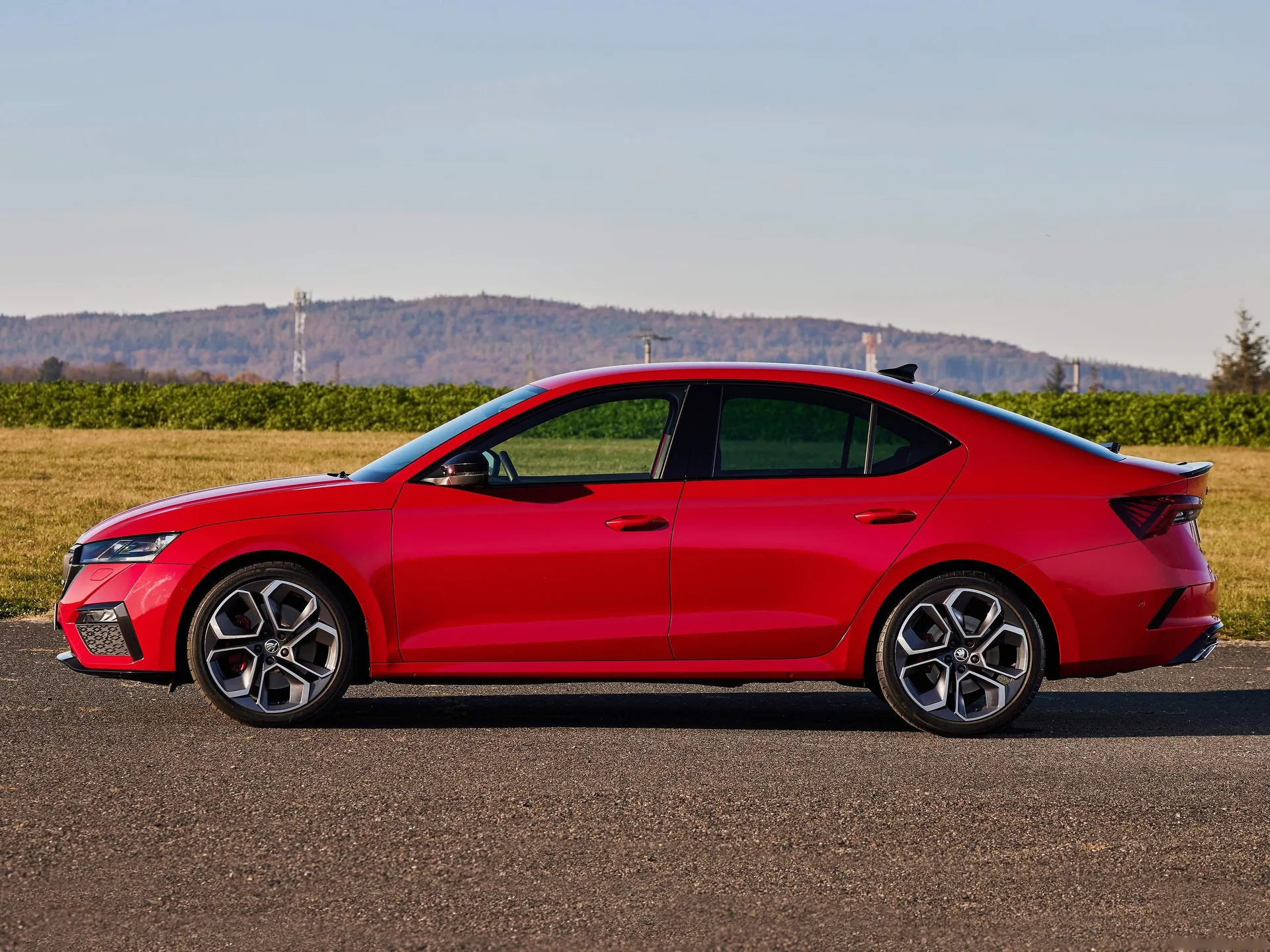 Skoda Octavia RS (2020) - Side Profile
