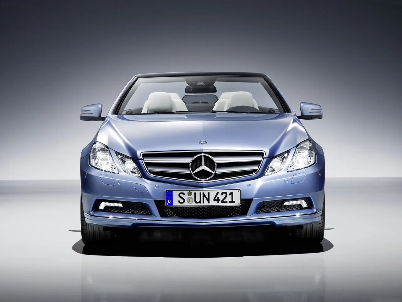 Mercedes-Benz E-Class Cabriolet (2011) – zepředu