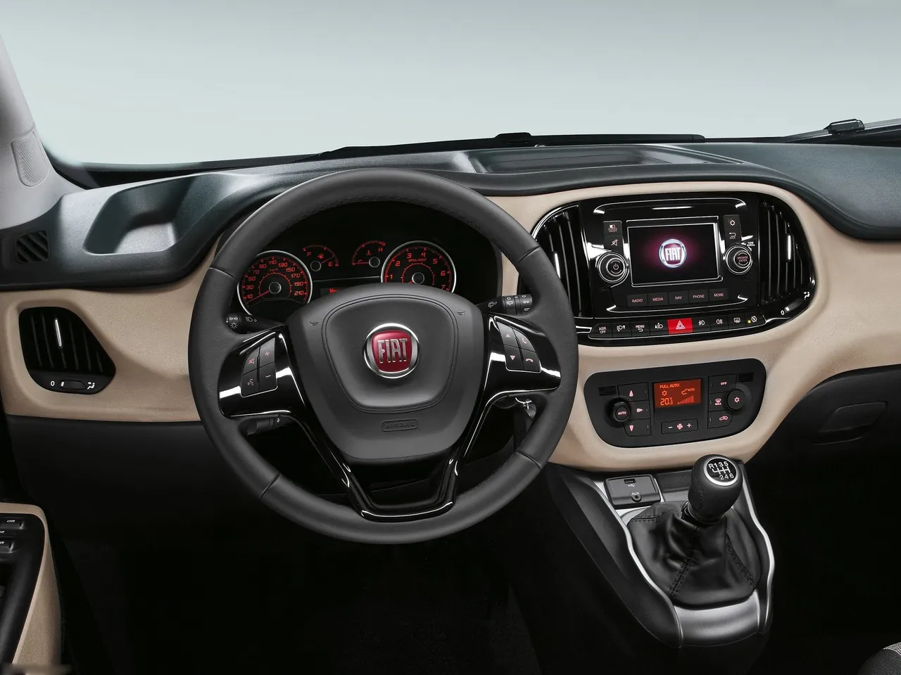 Fiat Doblo (2015) – interiér