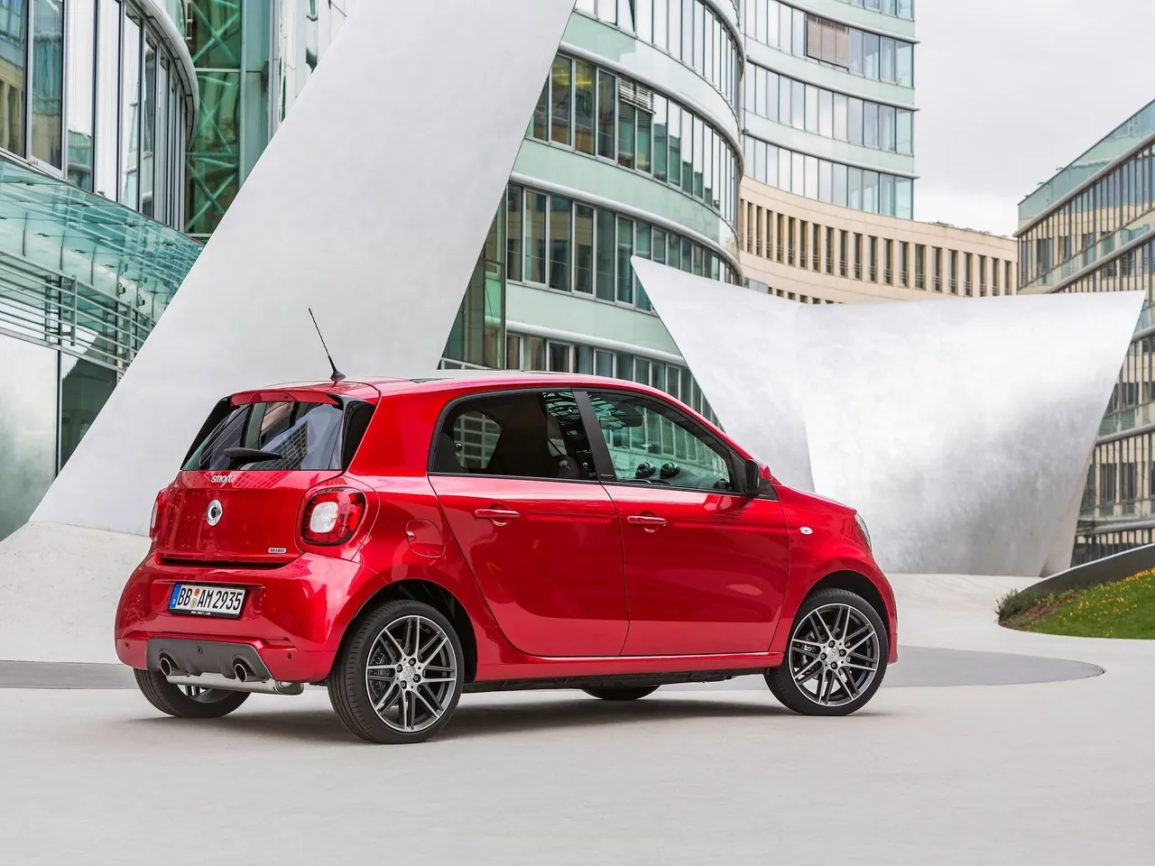 Brabus Smart forfour (2017) – zadní tříčtvrteční pohled